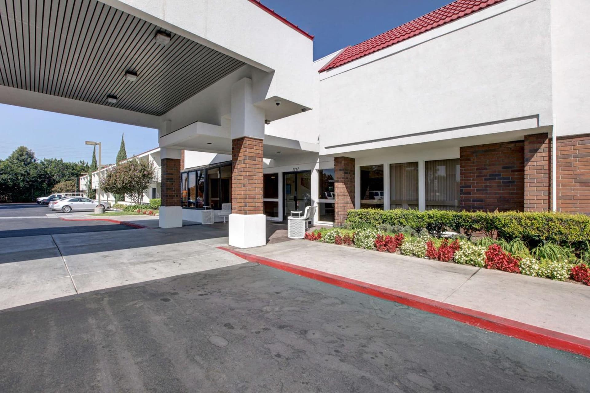 Motel 6-Santa Ana, CA - Irvine - Orange County Airport interior in Santa Ana, CA — gallery photo 2