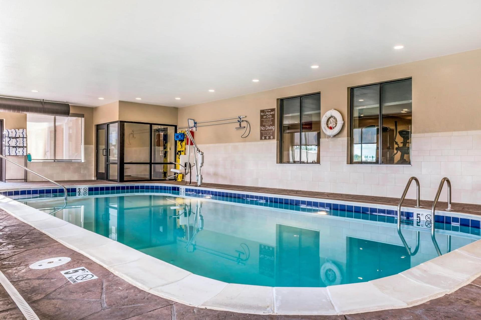 Comfort Suites Florence - Cincinnati South interior in Florence, KY — gallery photo 2