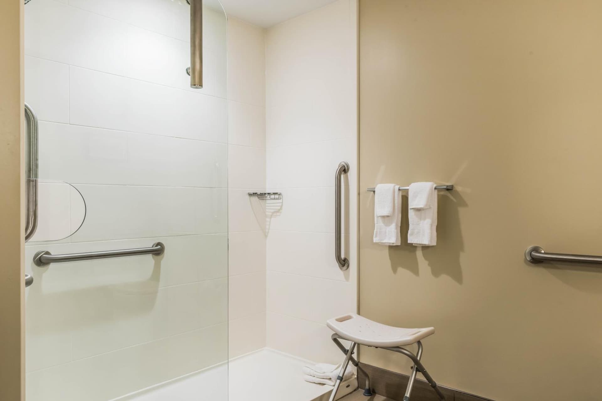 Comfort Suites Florence - Cincinnati South gallery photo in Florence, KY — image 9
