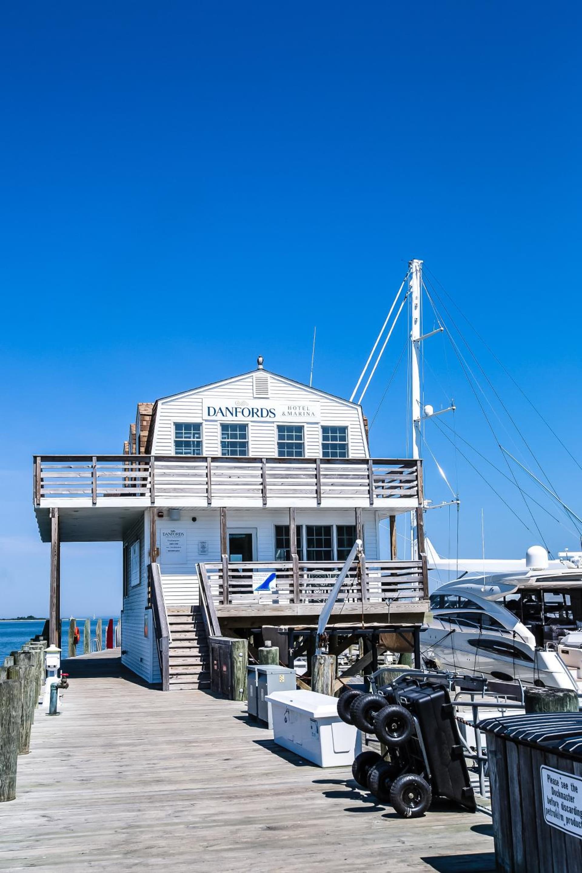 Danfords Hotel & Marina gallery photo in Port Jefferson Station, NY — image 49