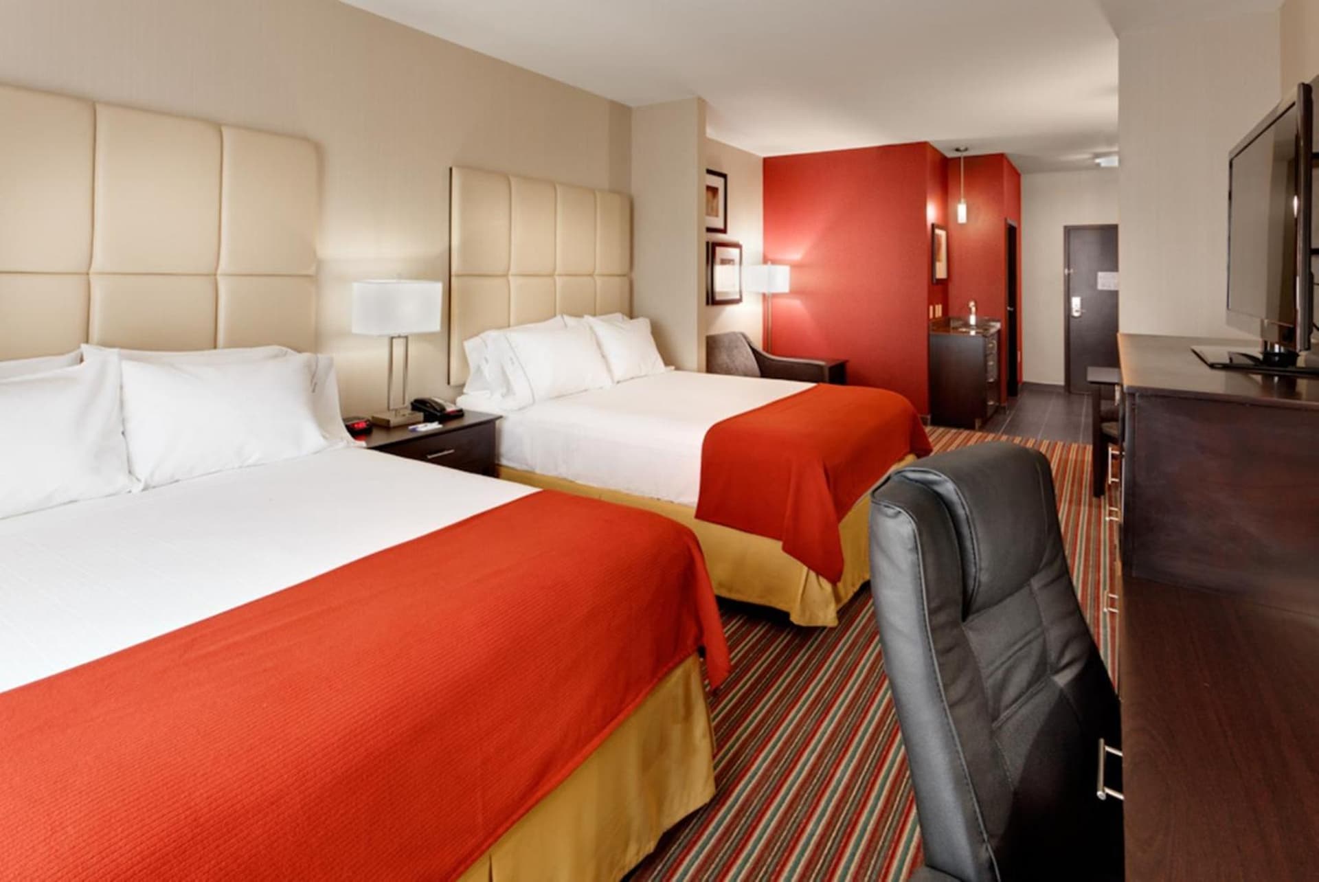 Holiday Inn Express & Suites Northeast by IHG property views in York, PA — gallery photo 3