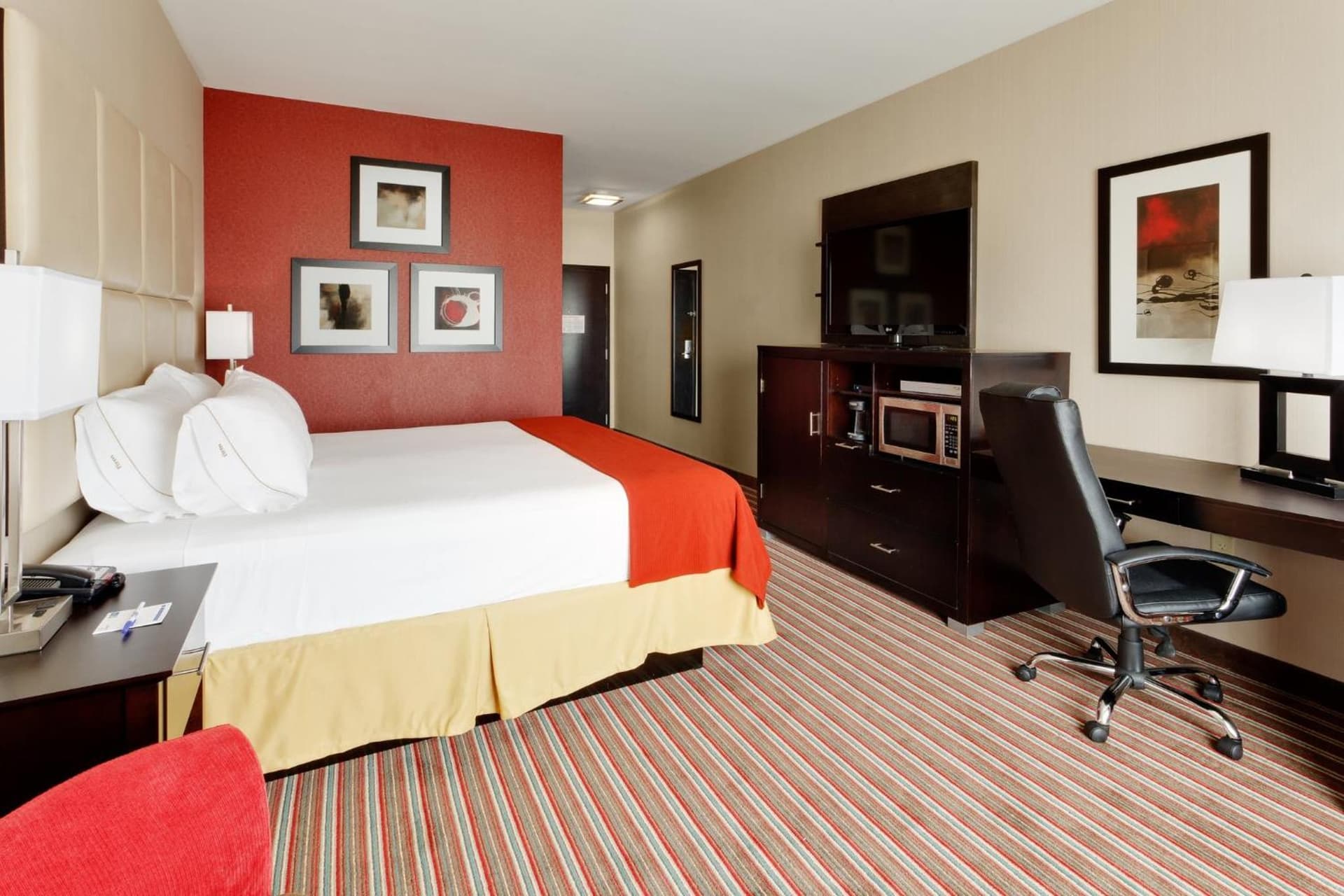Holiday Inn Express & Suites Northeast by IHG gallery photo in York, PA — image 12