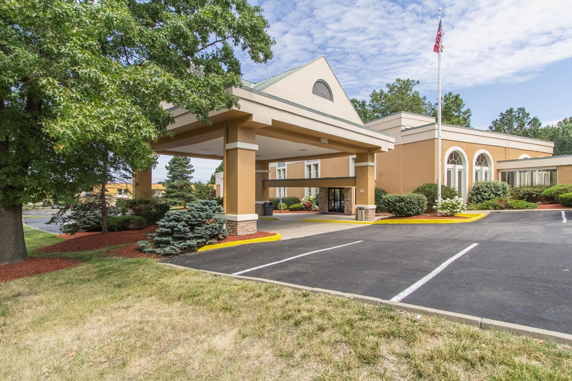 GreenRidge Hotel featured exterior or lobby in Wickliffe, OH — similar hotel