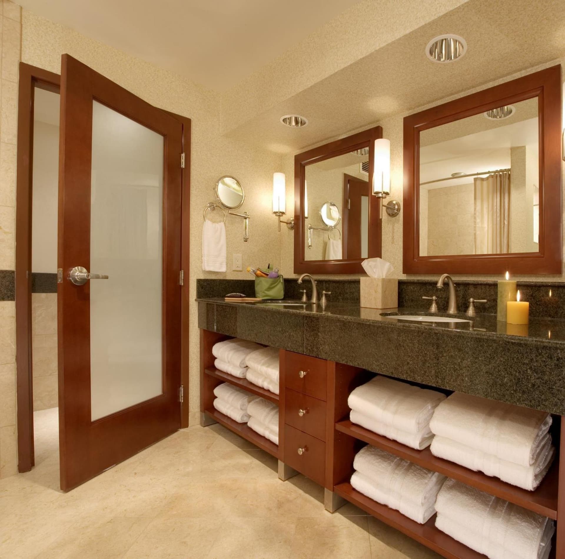Monterey Bay Inn gallery photo in Monterey, CA — image 11