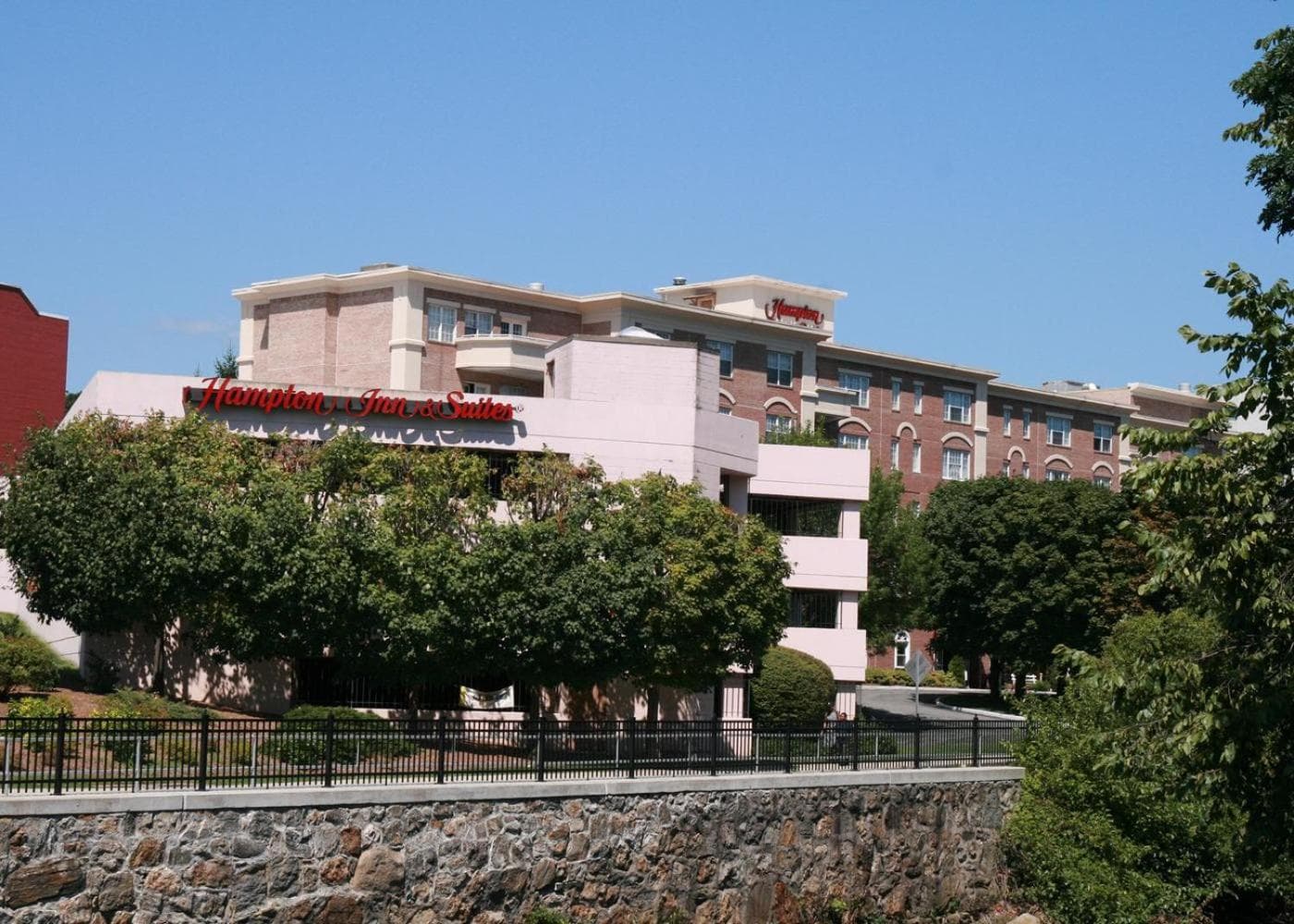 Hampton Inn & Suites Stamford gallery photo in Stamford, CT — image 8