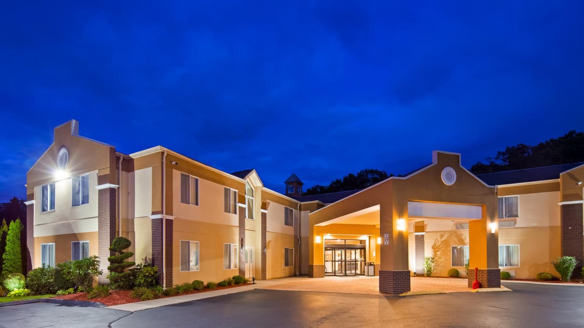 Best Western Plus New England Inn & Suites gallery photo in Berlin, CT — image 37