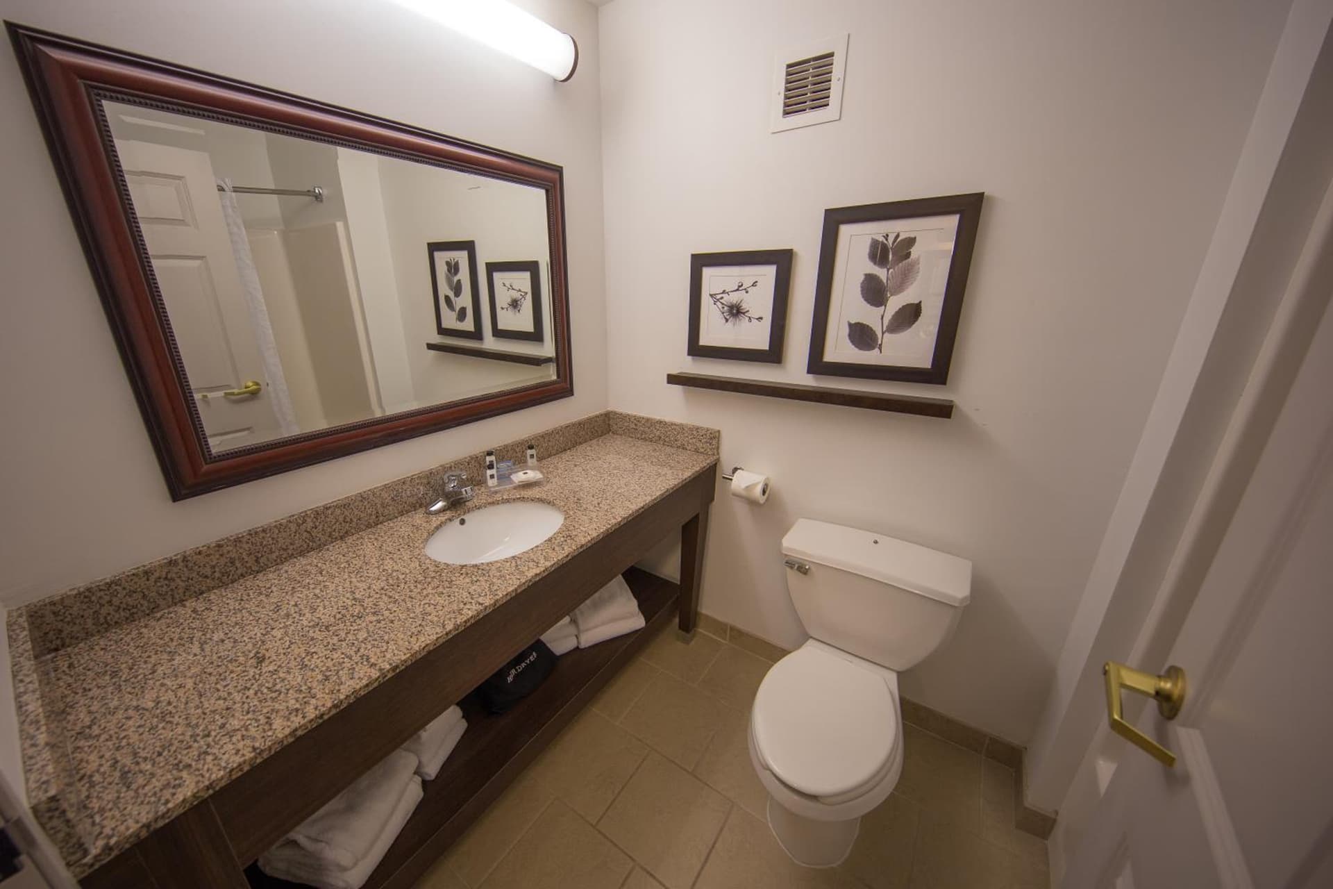 Country Inn & Suites by Radisson, Portage, IN gallery photo in Portage, IN — image 51
