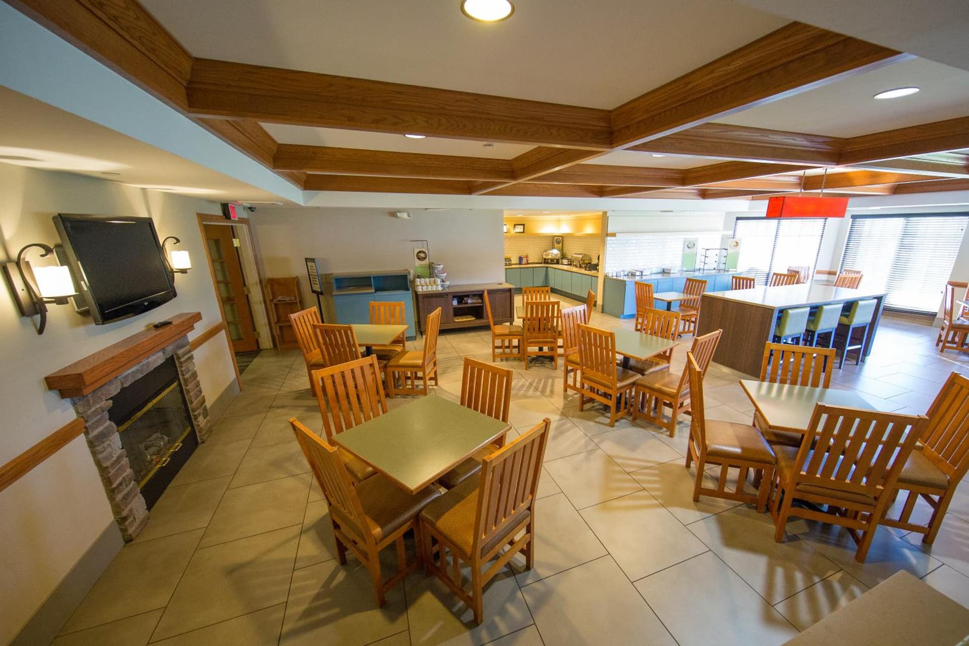 Country Inn & Suites by Radisson, Portage, IN interior in Portage, IN — gallery photo 2