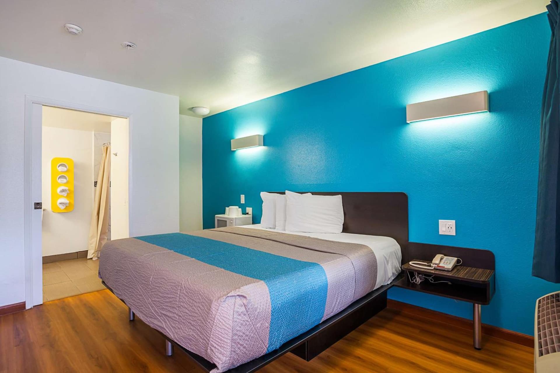 Motel 6-Ventura, CA - Downtown gallery photo in Ventura, CA — image 23