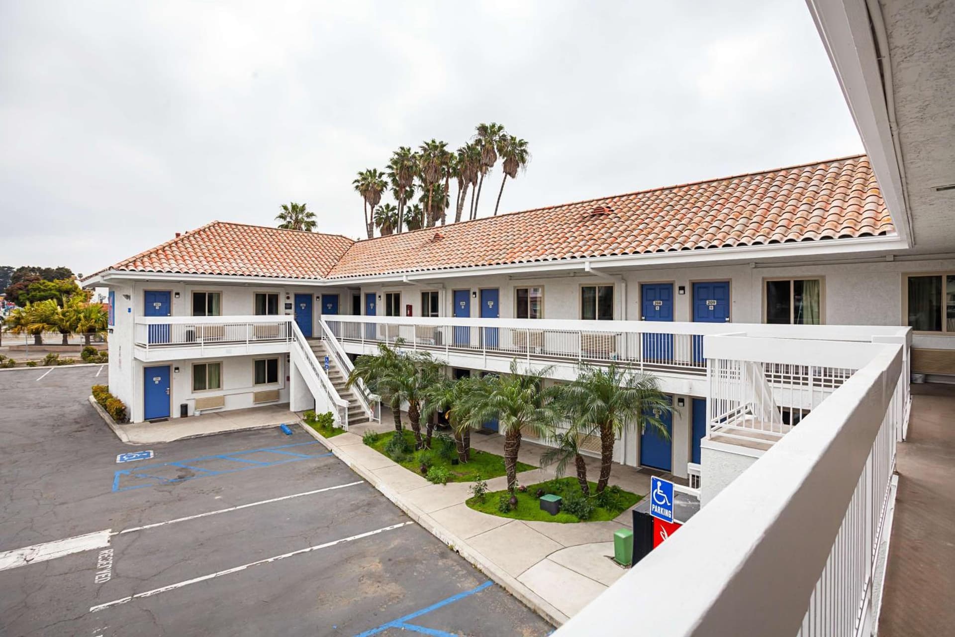 Motel 6-Ventura, CA - Downtown interior in Ventura, CA — gallery photo 2