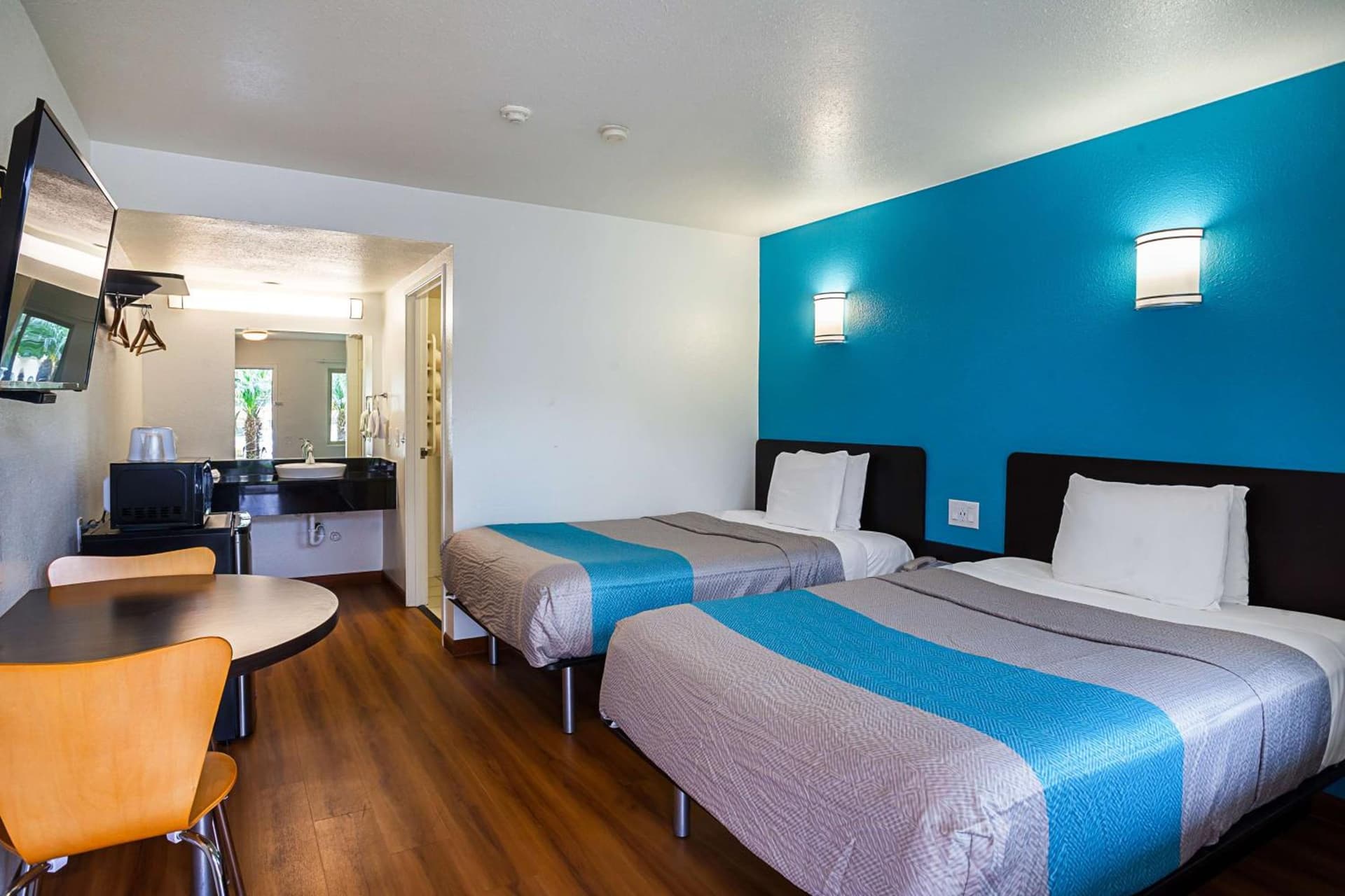 Motel 6-Ventura, CA - Downtown gallery photo in Ventura, CA — image 30
