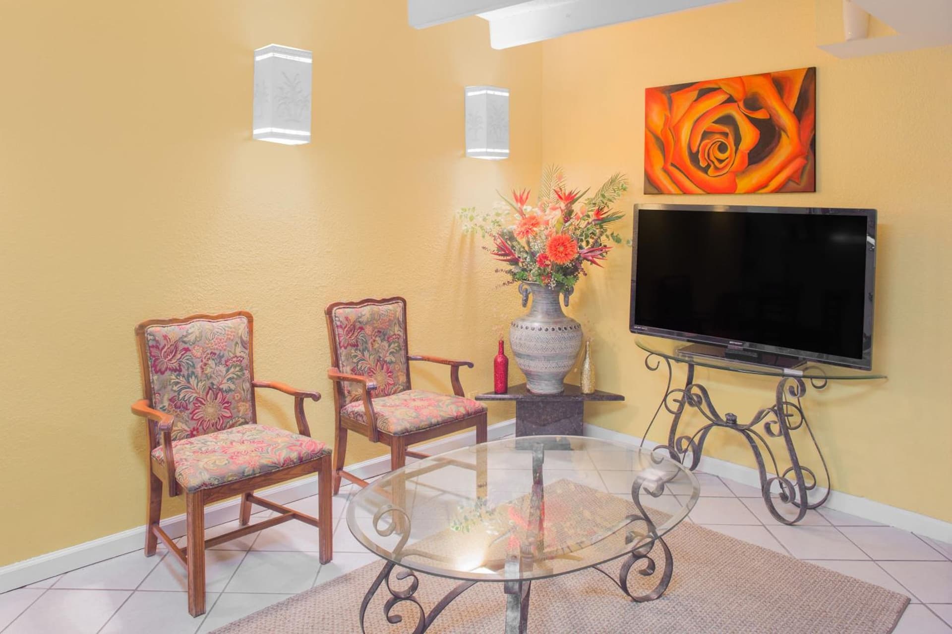 Days Inn by Wyndham Tallahassee University Center interior in Tallahassee, FL — gallery photo 2