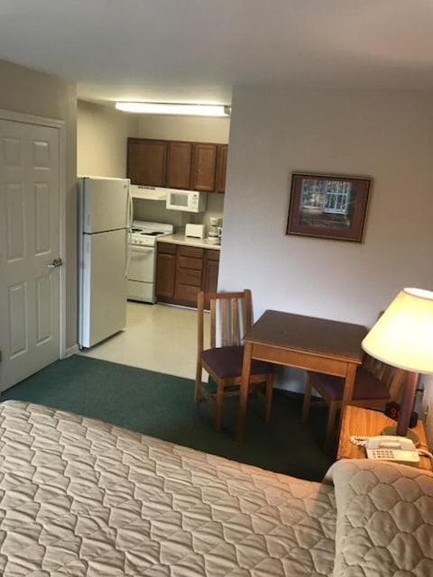 Affordable Suites Conover / Hickory property views in Conover, NC — gallery photo 3