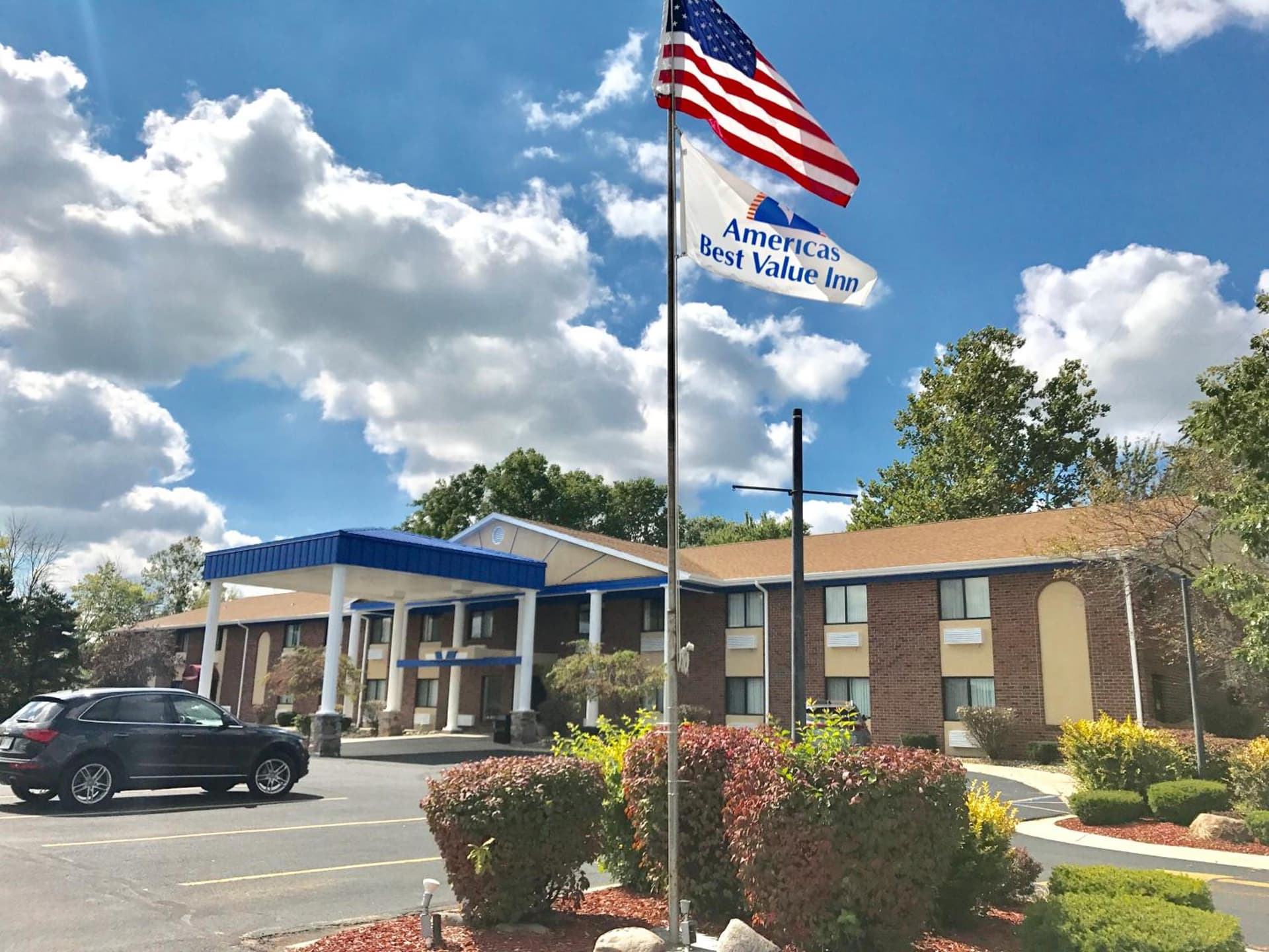 Americas Best Value Inn & Suites - Bluffton featured exterior or lobby in Bluffton, IN — similar hotel