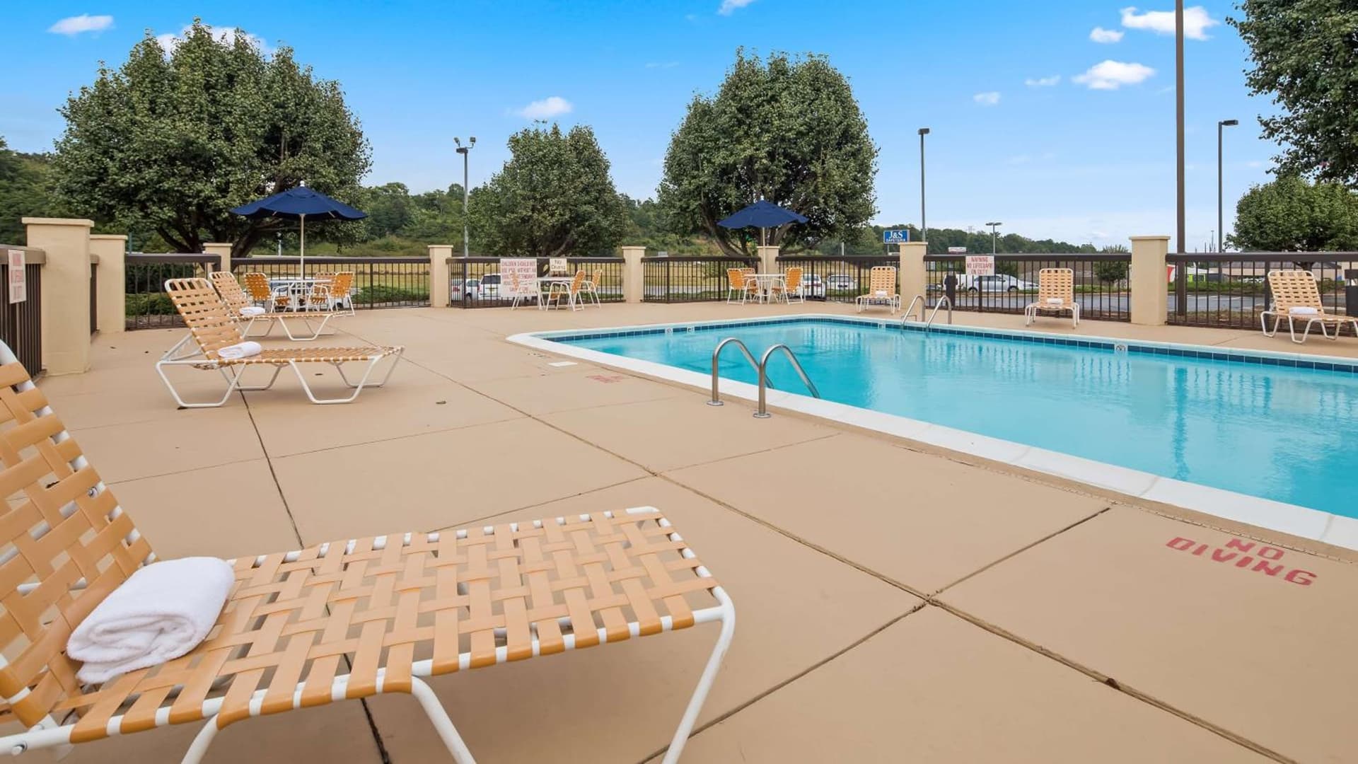 Best Western Hickory interior in Hickory, NC — gallery photo 2