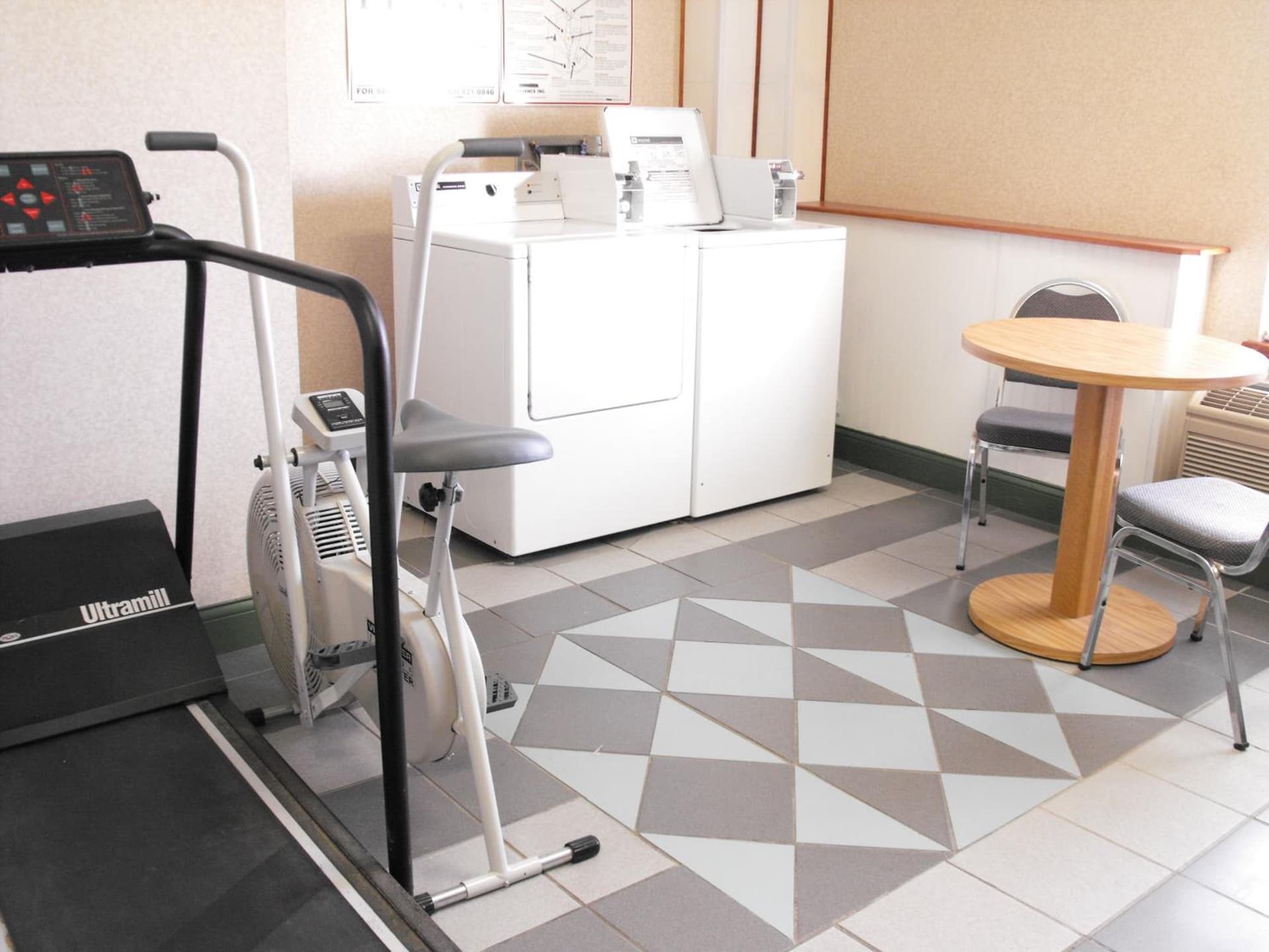 Americas Best Value Inn Three Rivers gallery photo in Three Rivers, MI — image 30