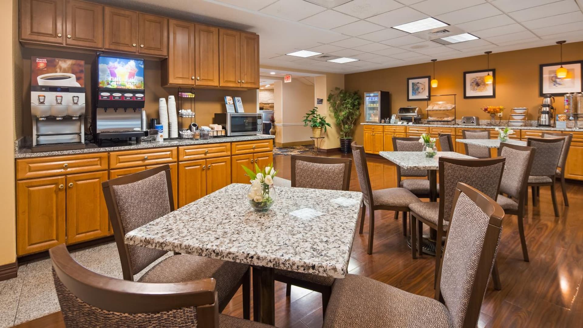 Best Western Plus New England Inn & Suites gallery photo in Berlin, CT — image 53