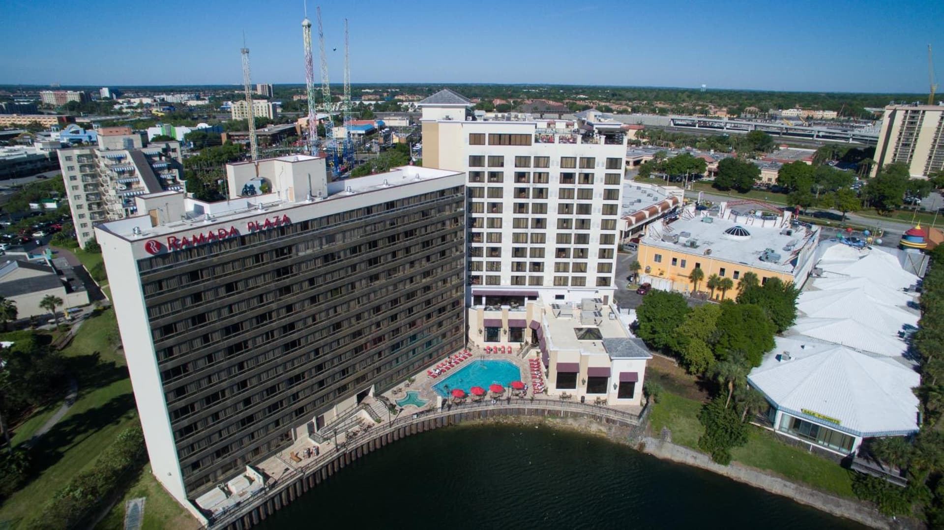 Plaza Suites On International Drive Near Universal Epic interior in Orlando, FL — gallery photo 2