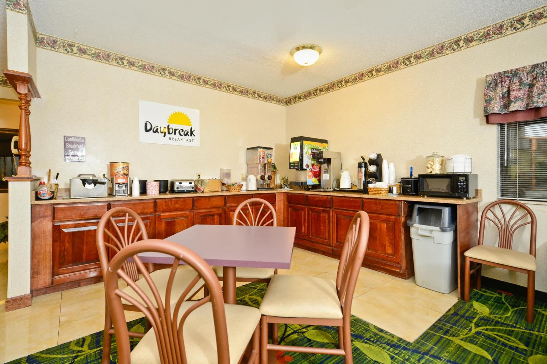 Days Inn by Wyndham Topeka gallery photo in Topeka, KS — image 29