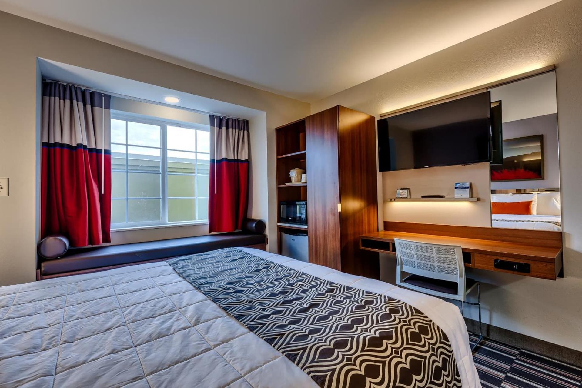 Microtel Inn & Suites by Wyndham Niagara Falls gallery photo in Niagara Falls, NY — image 26