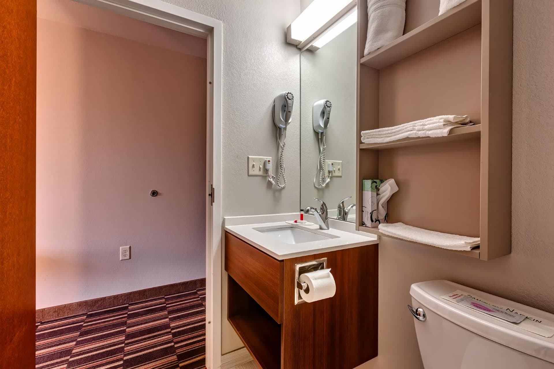 Microtel Inn & Suites by Wyndham Niagara Falls gallery photo in Niagara Falls, NY — image 33