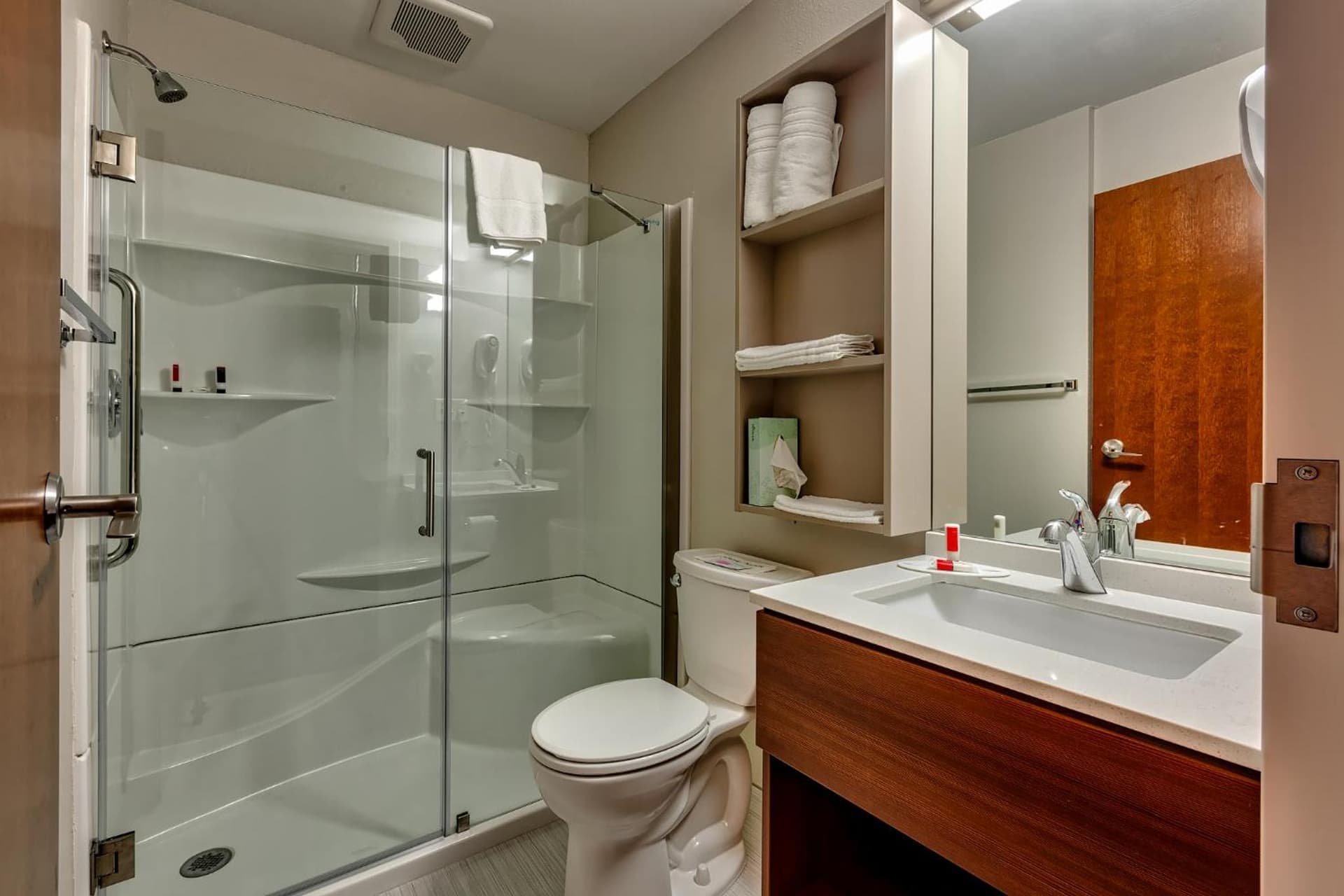 Microtel Inn & Suites by Wyndham Niagara Falls gallery photo in Niagara Falls, NY — image 43