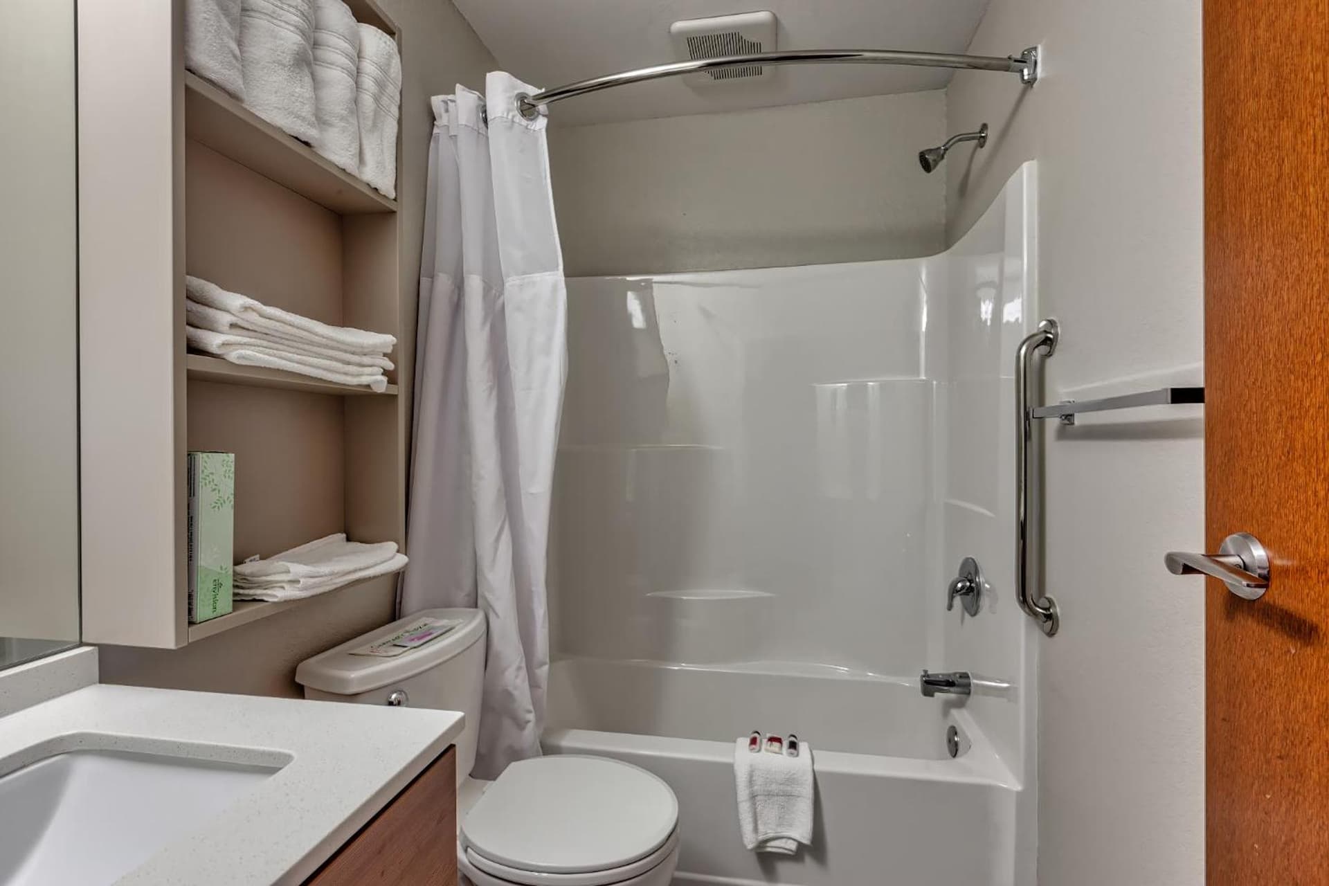 Microtel Inn & Suites by Wyndham Niagara Falls gallery photo in Niagara Falls, NY — image 46