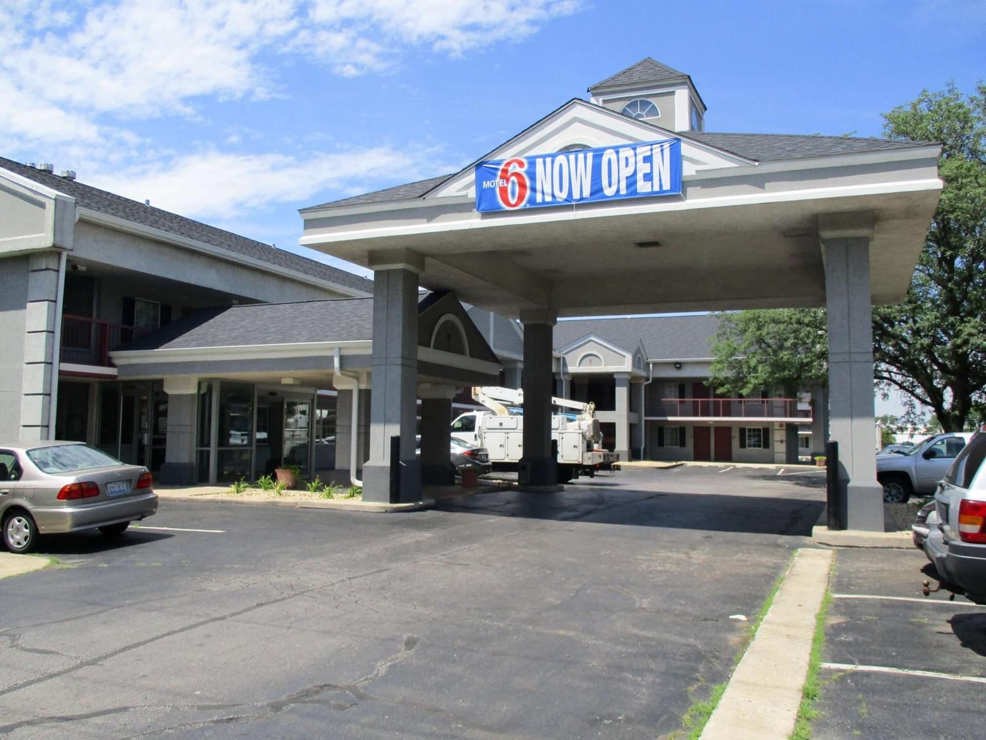 Motel 6-Alsip, IL featured exterior or lobby in Alsip, IL — similar hotel