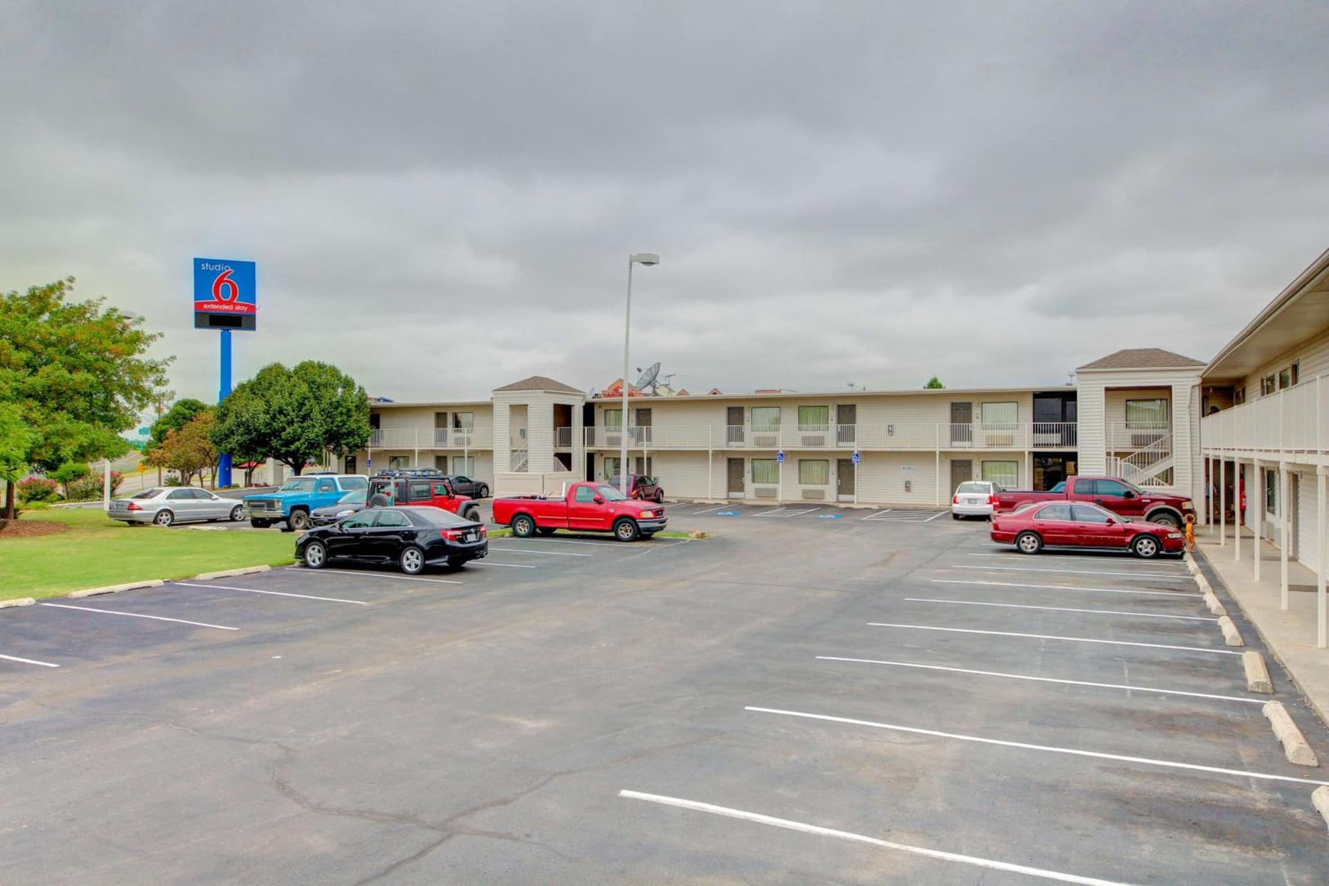 Studio 6 Midwest City, Ok - Oklahoma City property views in Oklahoma City, OK — gallery photo 3