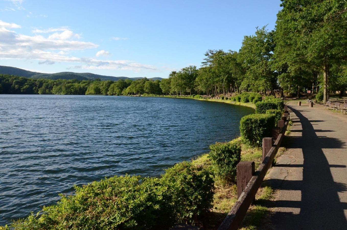 Overlook Lodge and Stone Cottages at Bear Mountain gallery photo in Highland Falls, NY — image 16