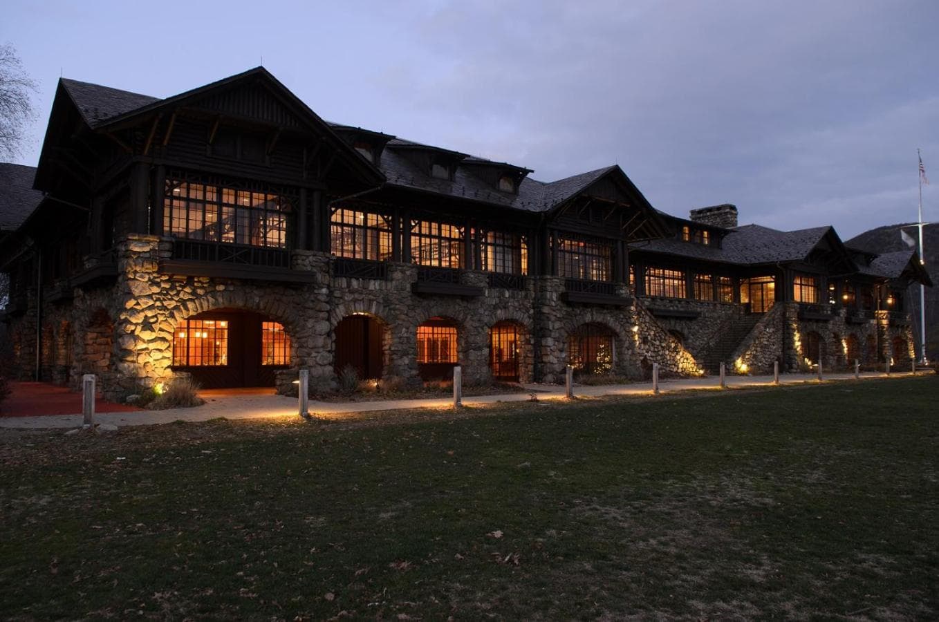 Overlook Lodge and Stone Cottages at Bear Mountain interior in Highland Falls, NY — gallery photo 2