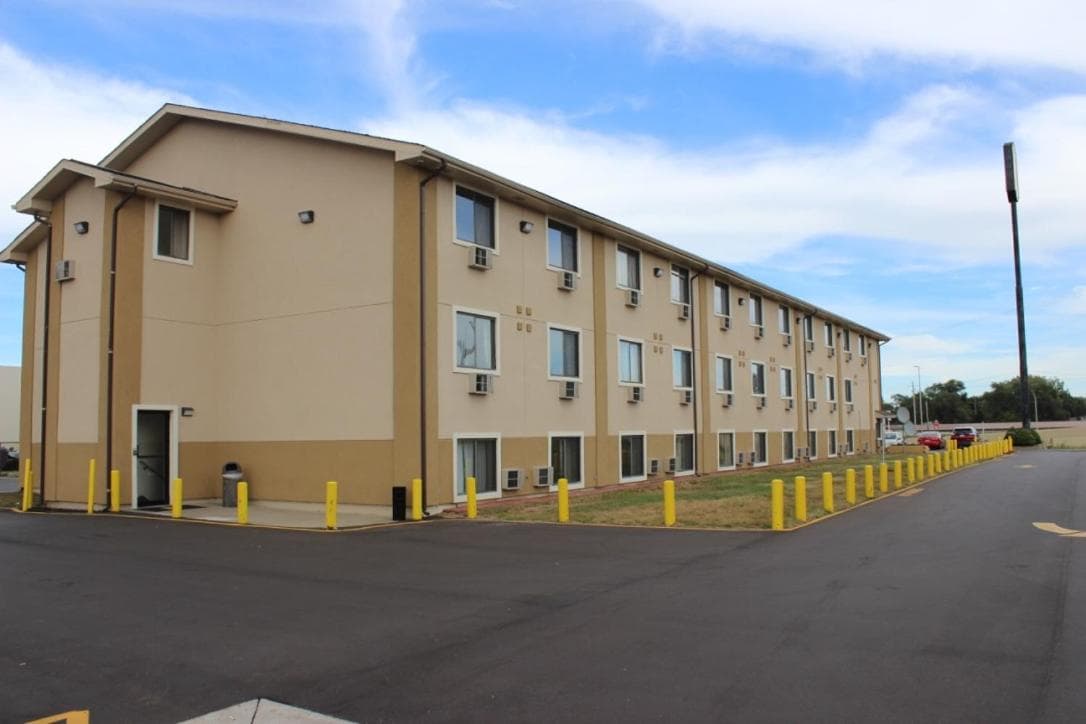 Super 8 Grand Rapids City Center interior in Wyoming, MI — gallery photo 2