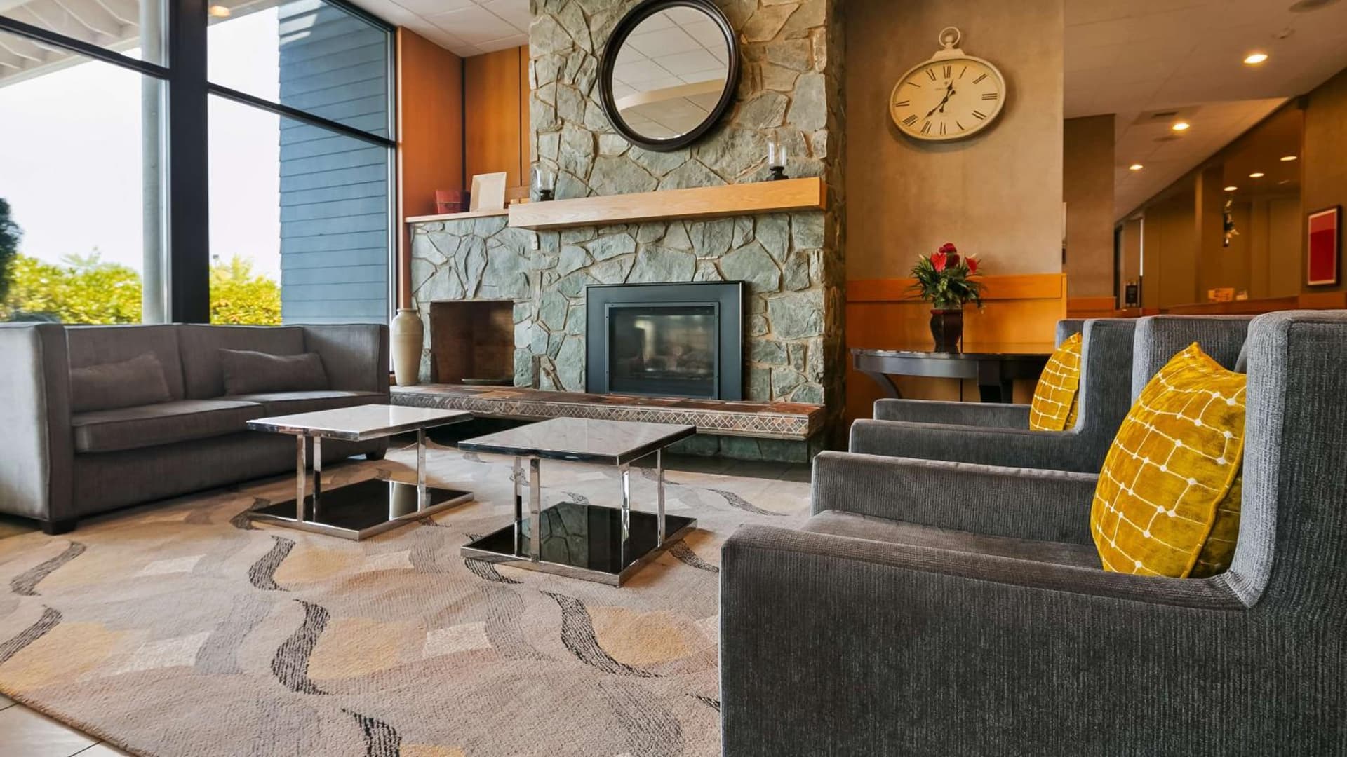 Best Western Plus Silverdale Beach Hotel property views in Silverdale, WA — gallery photo 3