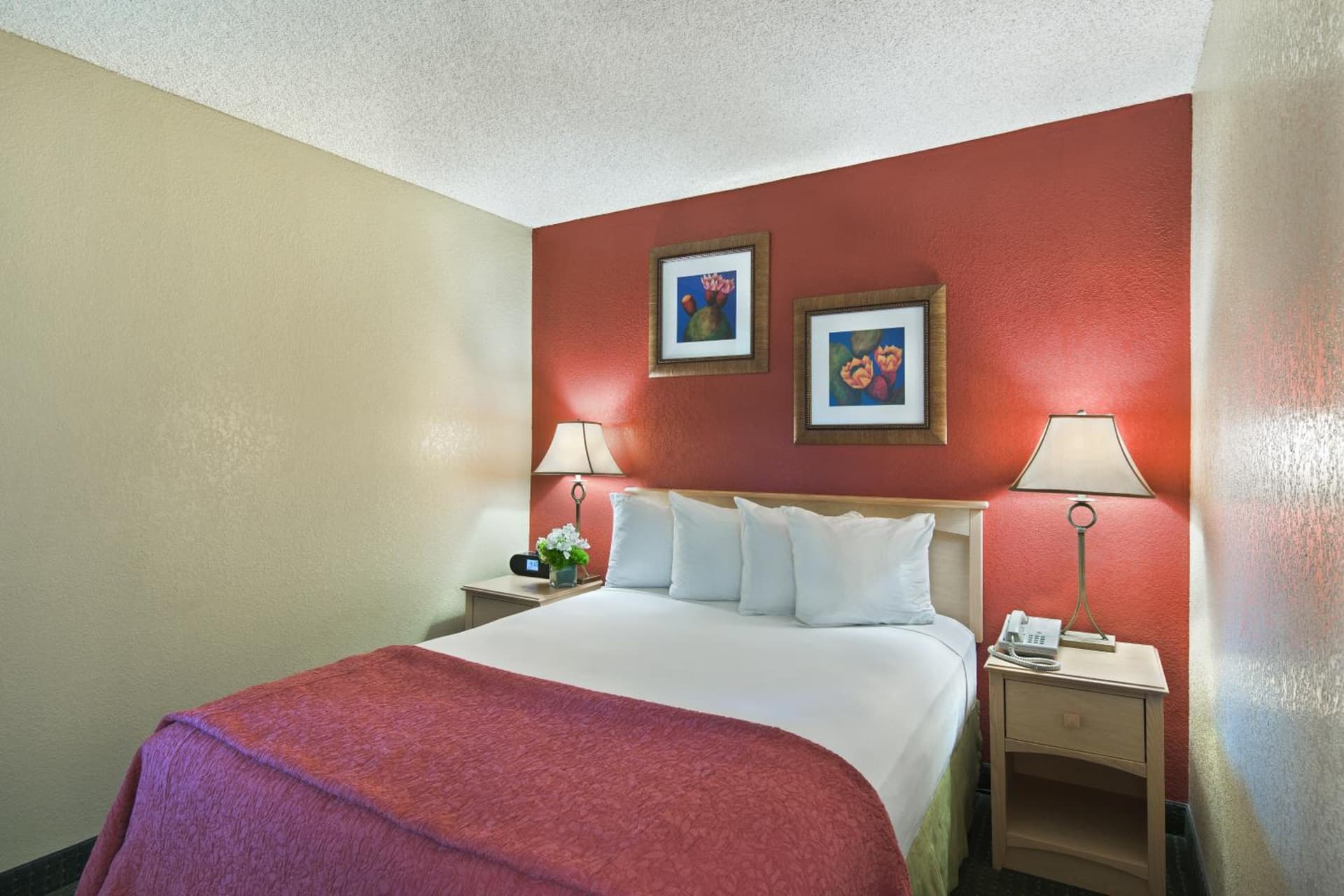 Oxnard Inn Lancaster gallery photo in Lancaster, CA — image 24