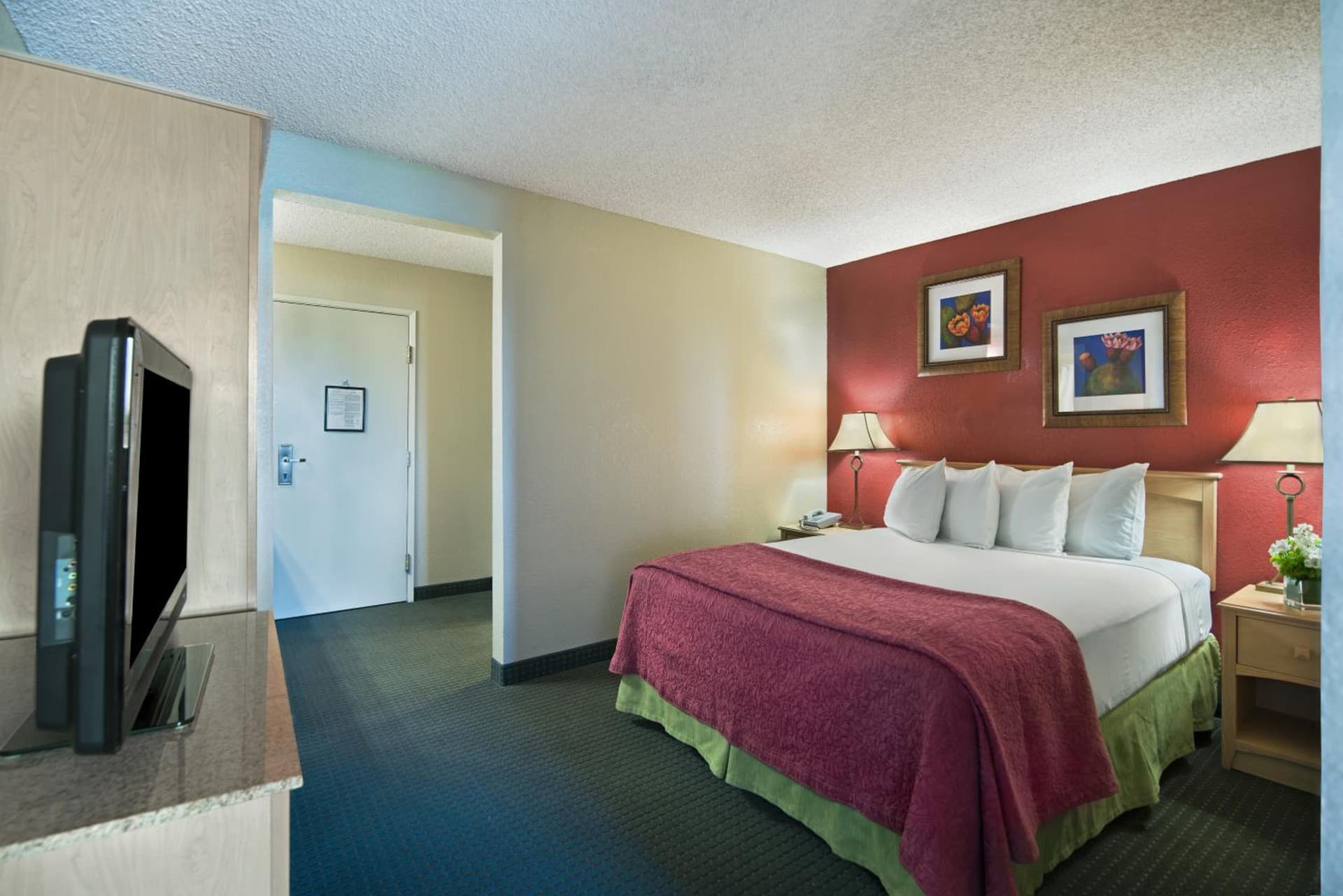 Oxnard Inn Lancaster gallery photo in Lancaster, CA — image 9