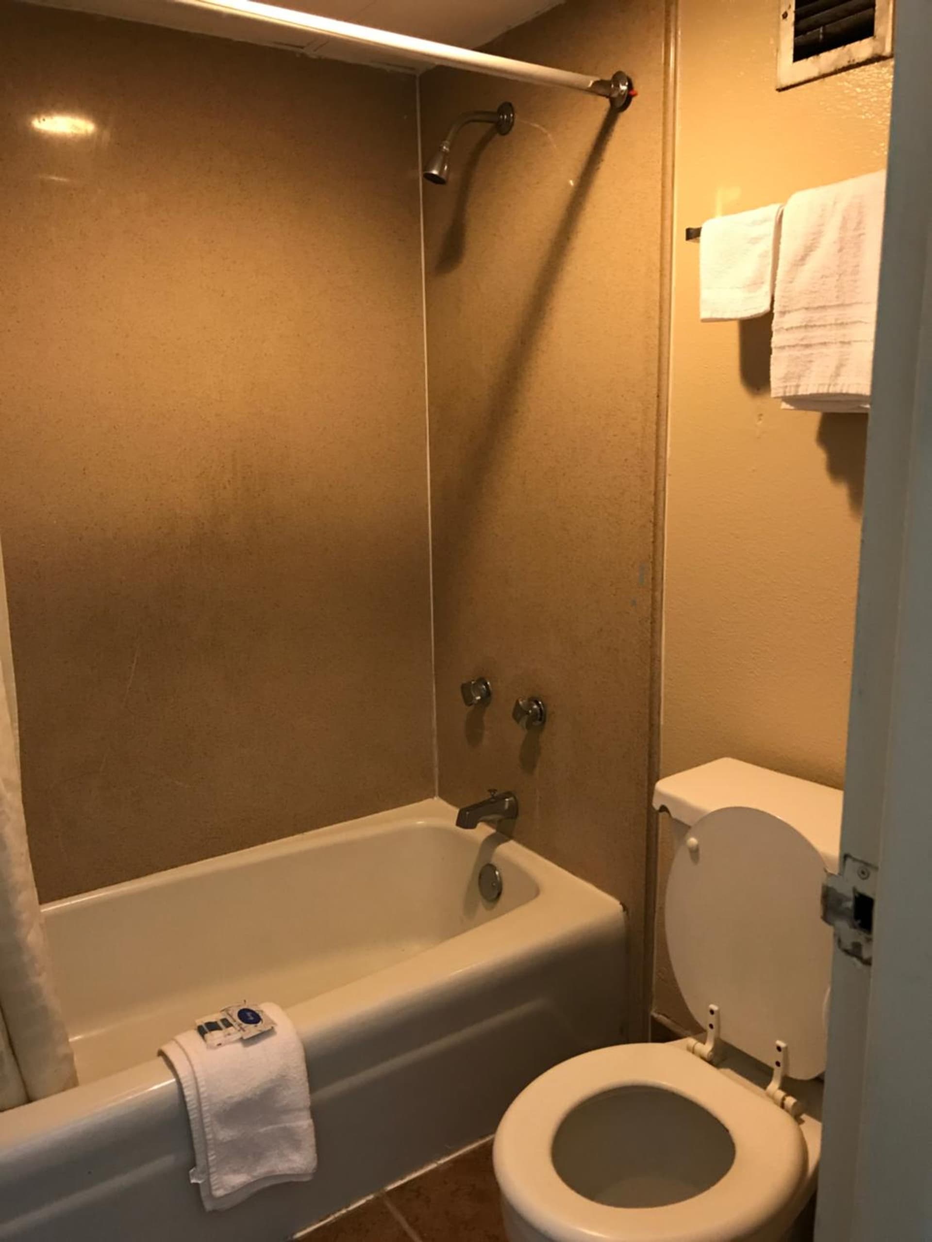 Express Inn gallery photo in Lafayette, LA — image 14