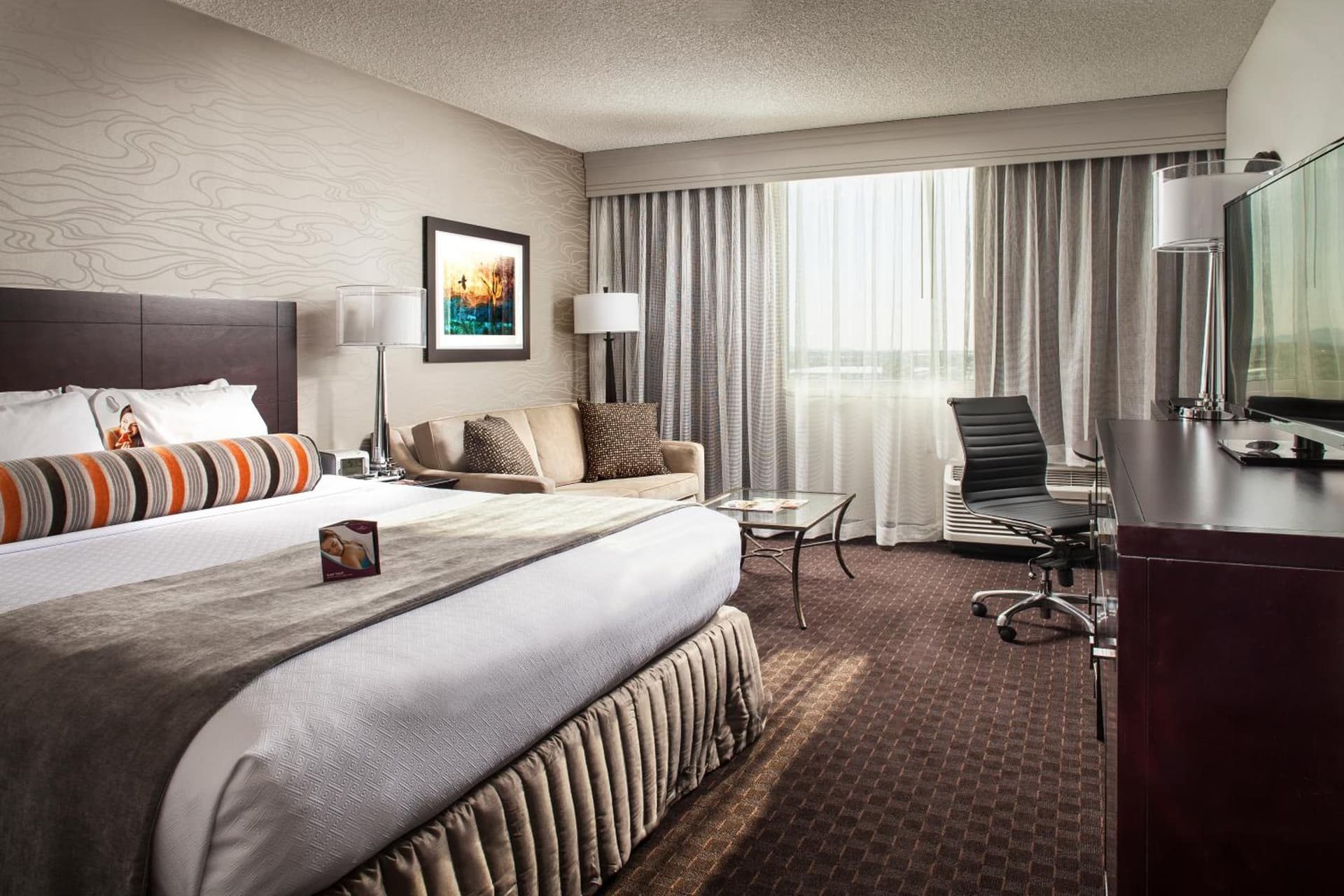 Crowne Plaza Phoenix Airport - PHX by IHG gallery photo in Phoenix, AZ — image 48