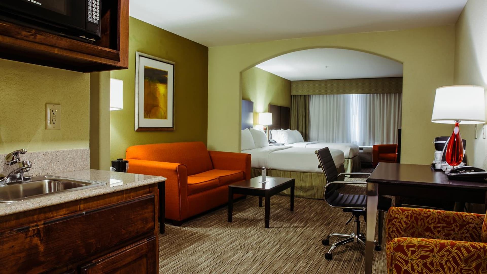 Holiday Inn Express Hotel & Suites Waller by IHG interior in Waller, TX — gallery photo 2
