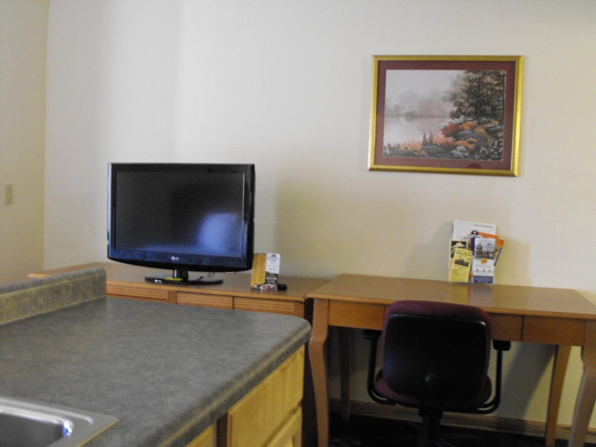 Americas Best Value Inn Three Rivers gallery photo in Three Rivers, MI — image 6