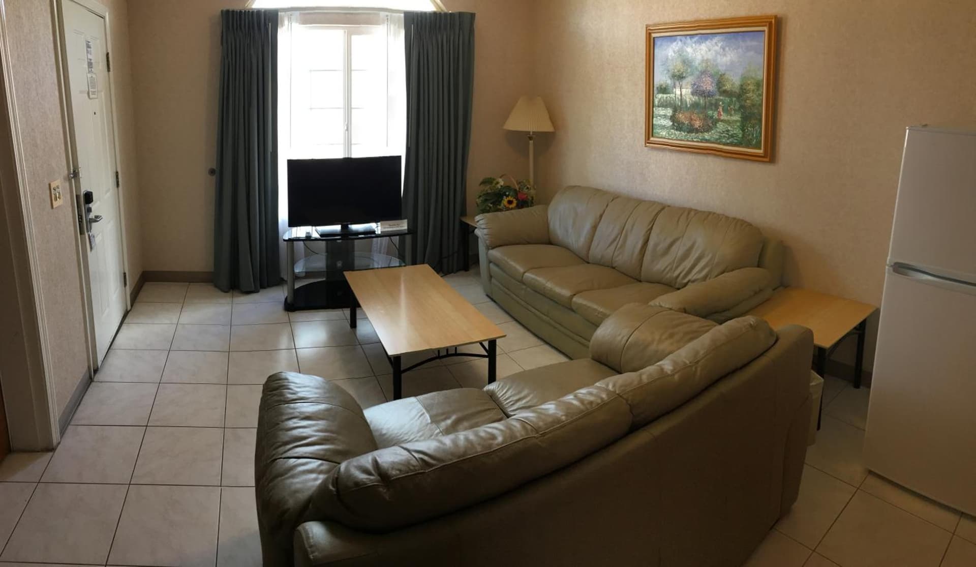 Garden Inn and Suites Fresno property views in Fresno, CA — gallery photo 3
