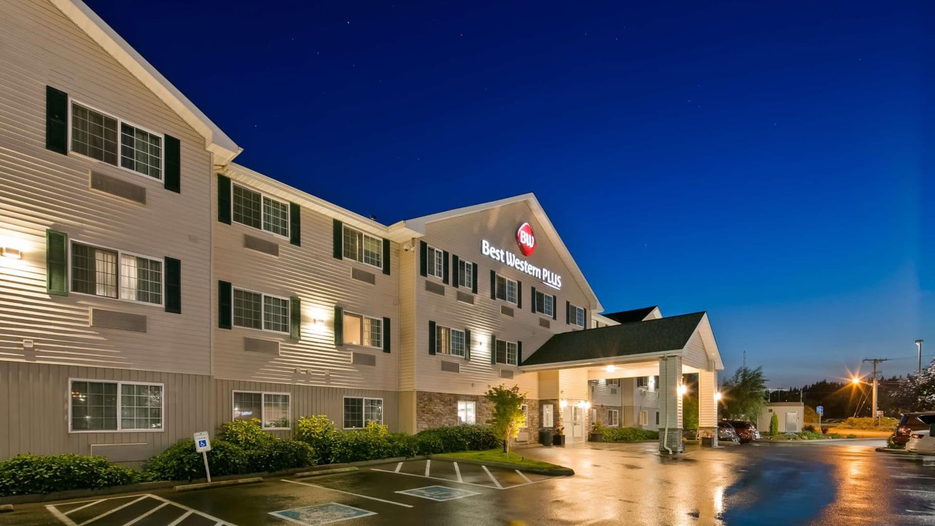 Best Western Plus Aberdeen featured exterior or lobby in Aberdeen, WA — similar hotel