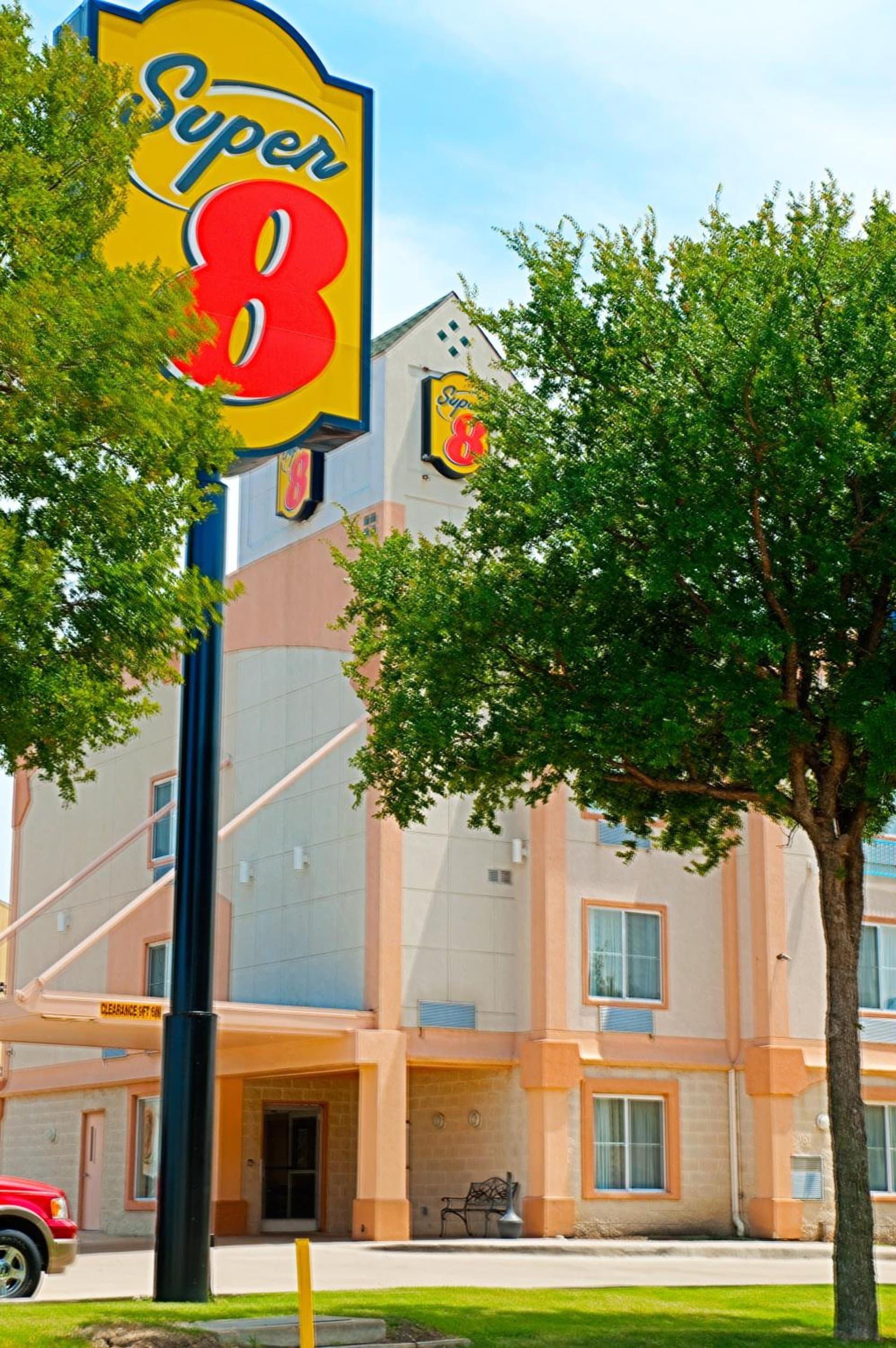 Super 8 by Wyndham Irving/DFW Apt/North gallery photo in Irving, TX — image 42
