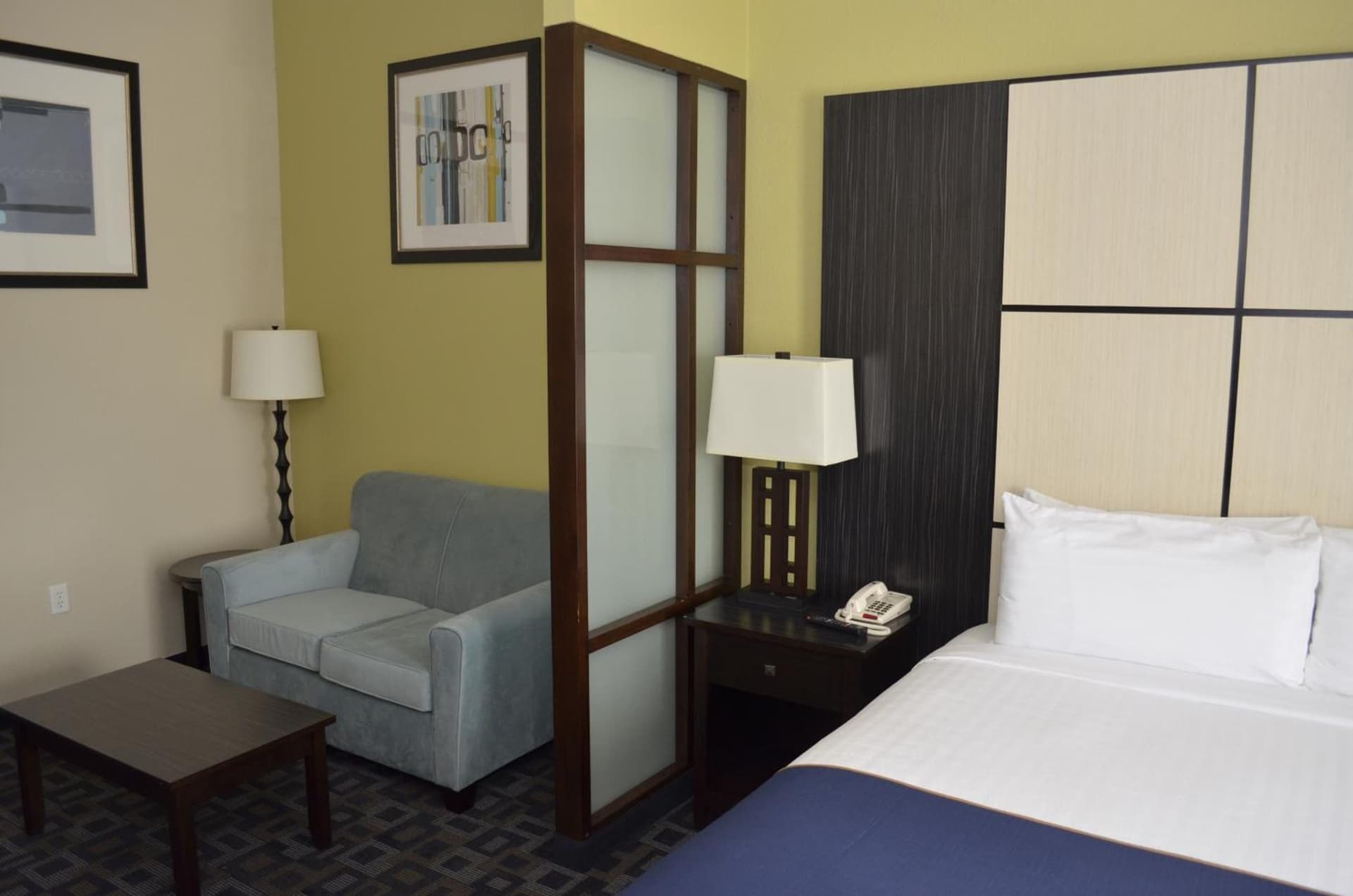 Super 8 by Wyndham Irving/DFW Apt/North gallery photo in Irving, TX — image 7