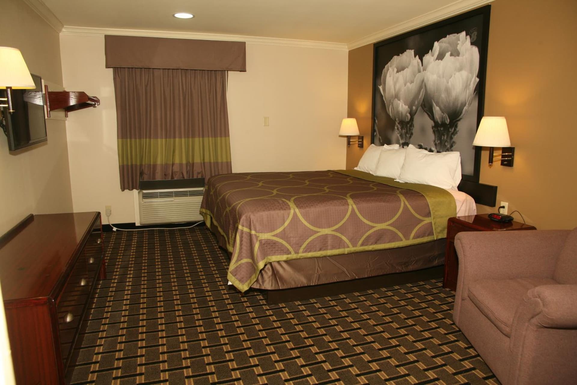 Super 8 by Wyndham Tyler TX gallery photo in Tyler, TX — image 15