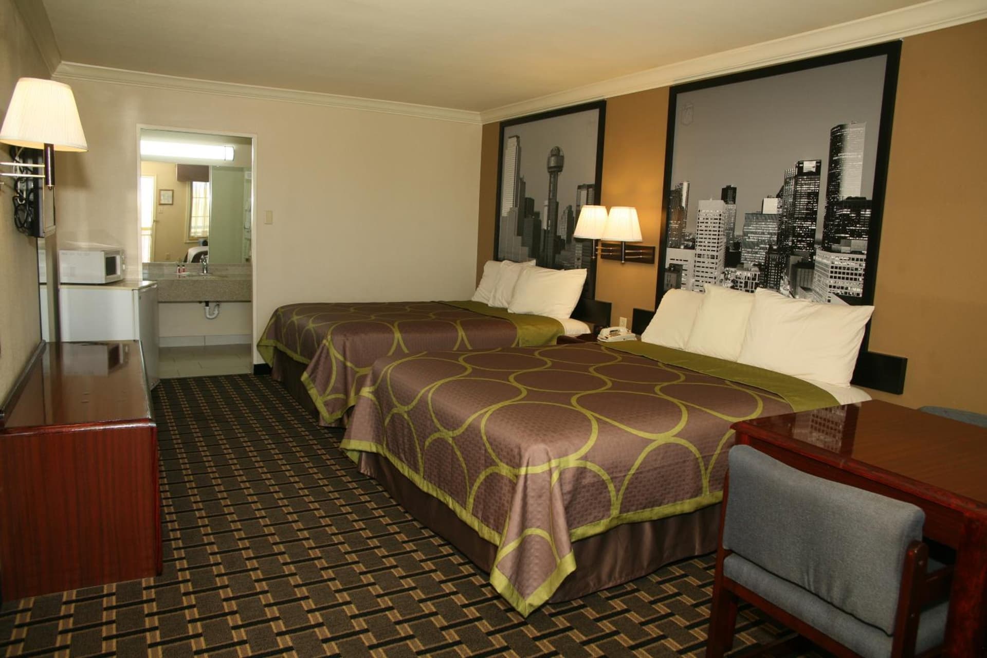 Super 8 by Wyndham Tyler TX gallery photo in Tyler, TX — image 9