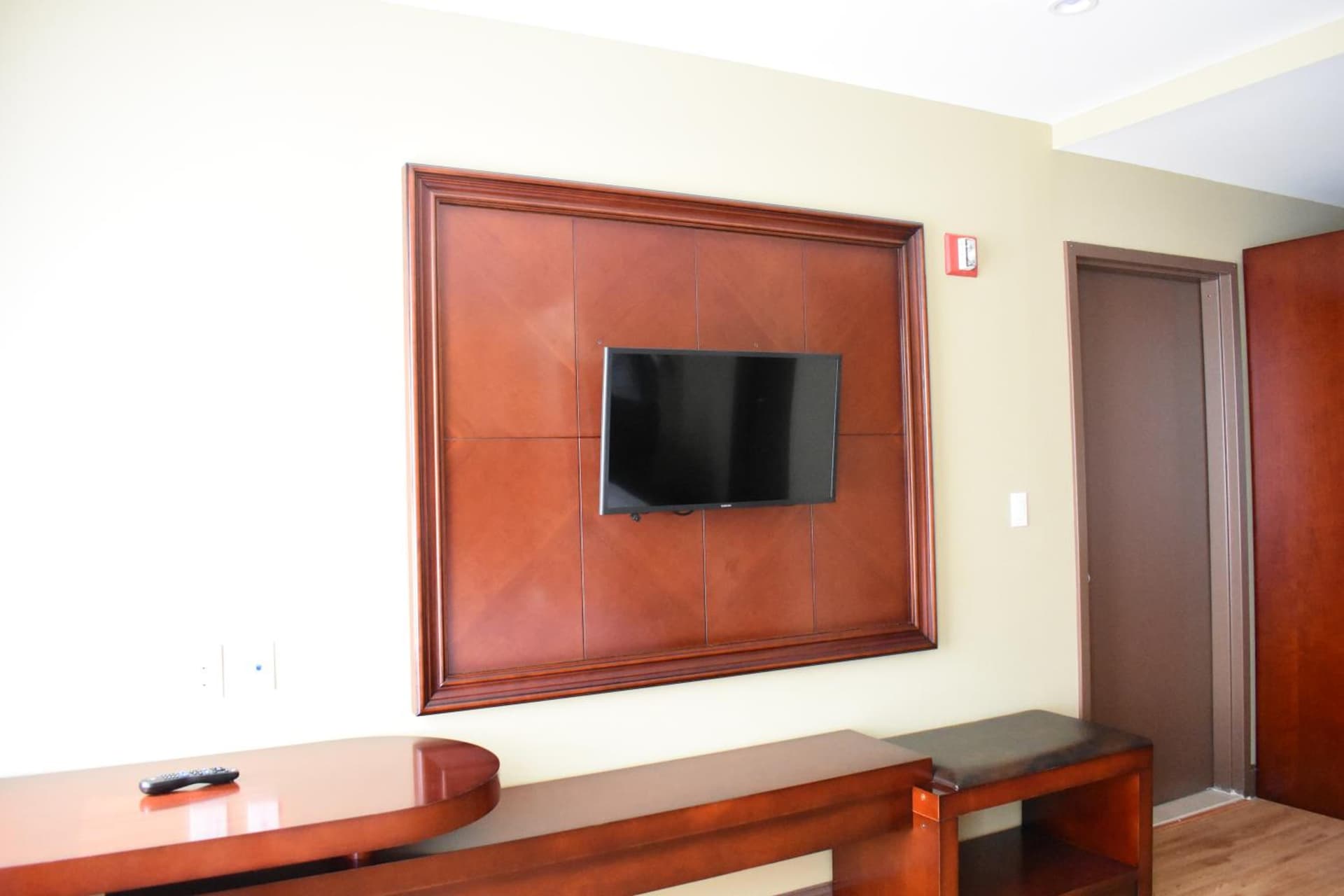The Queens Hotel gallery photo in Queens, NY — image 15
