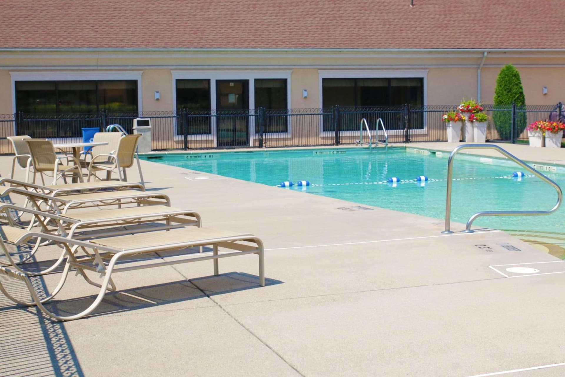 Best Western Galleria Inn & Suites property views in Cheektowaga, NY — gallery photo 3