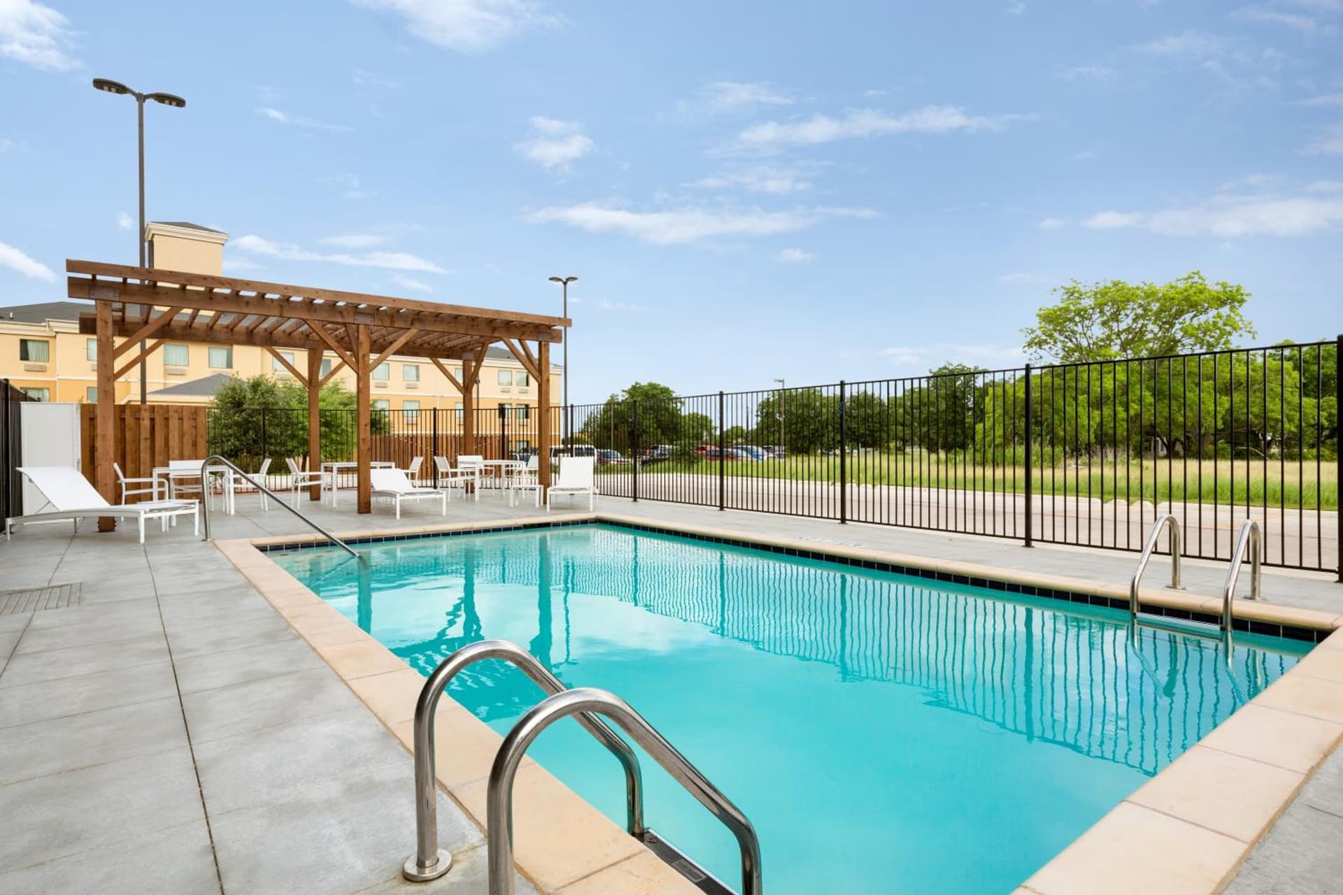 Country Inn & Suites by Radisson, New Braunfels, TX gallery photo in New Braunfels, TX — image 14