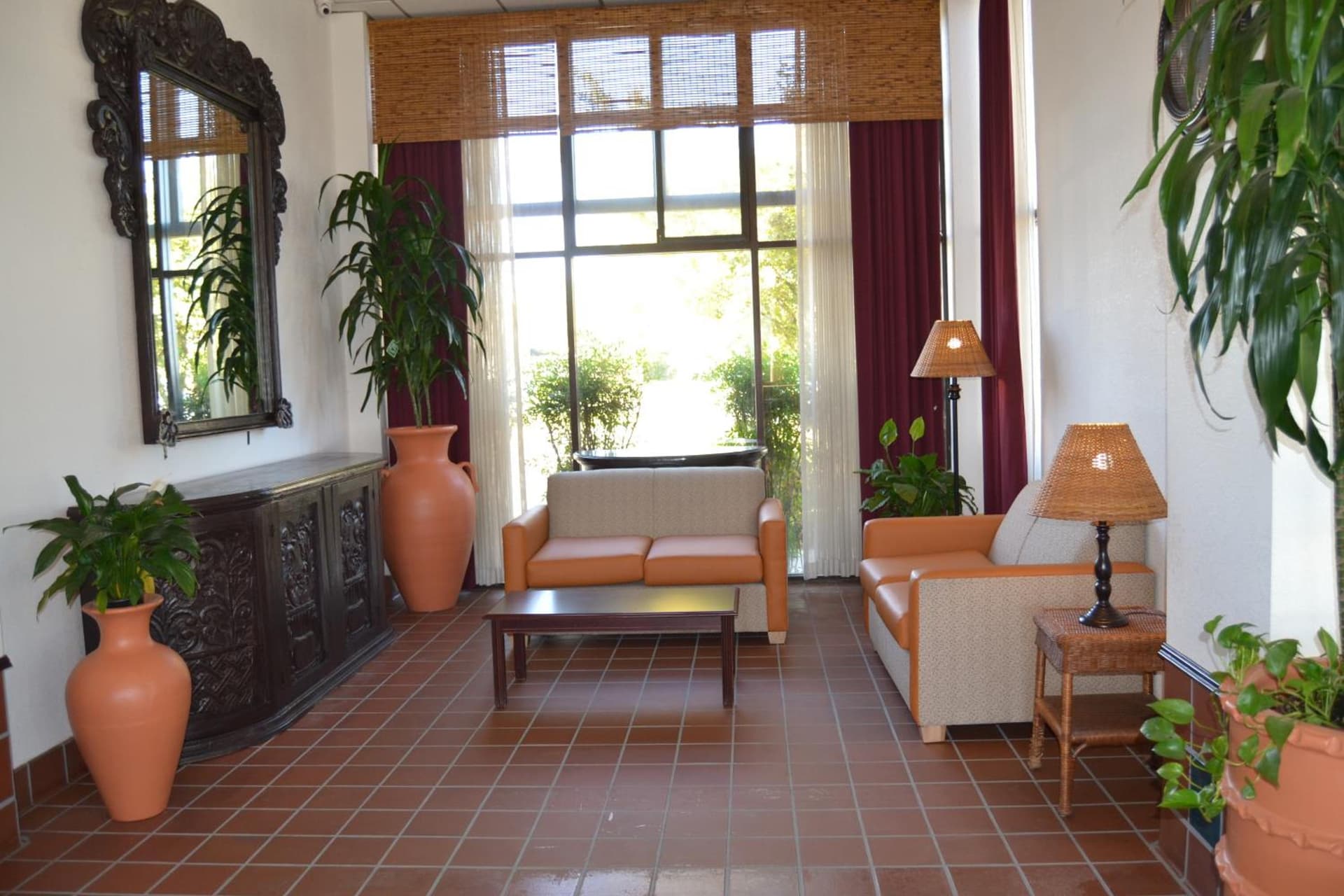 Motel 6 Oakdale, Ca interior in Oakdale, CA — gallery photo 2