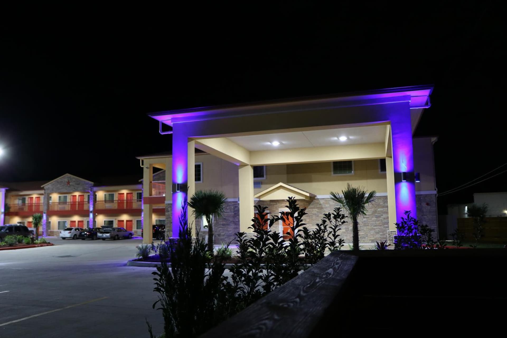 Scottish Inn & Suites - IAH Airport featured exterior or lobby in Humble, TX — similar hotel
